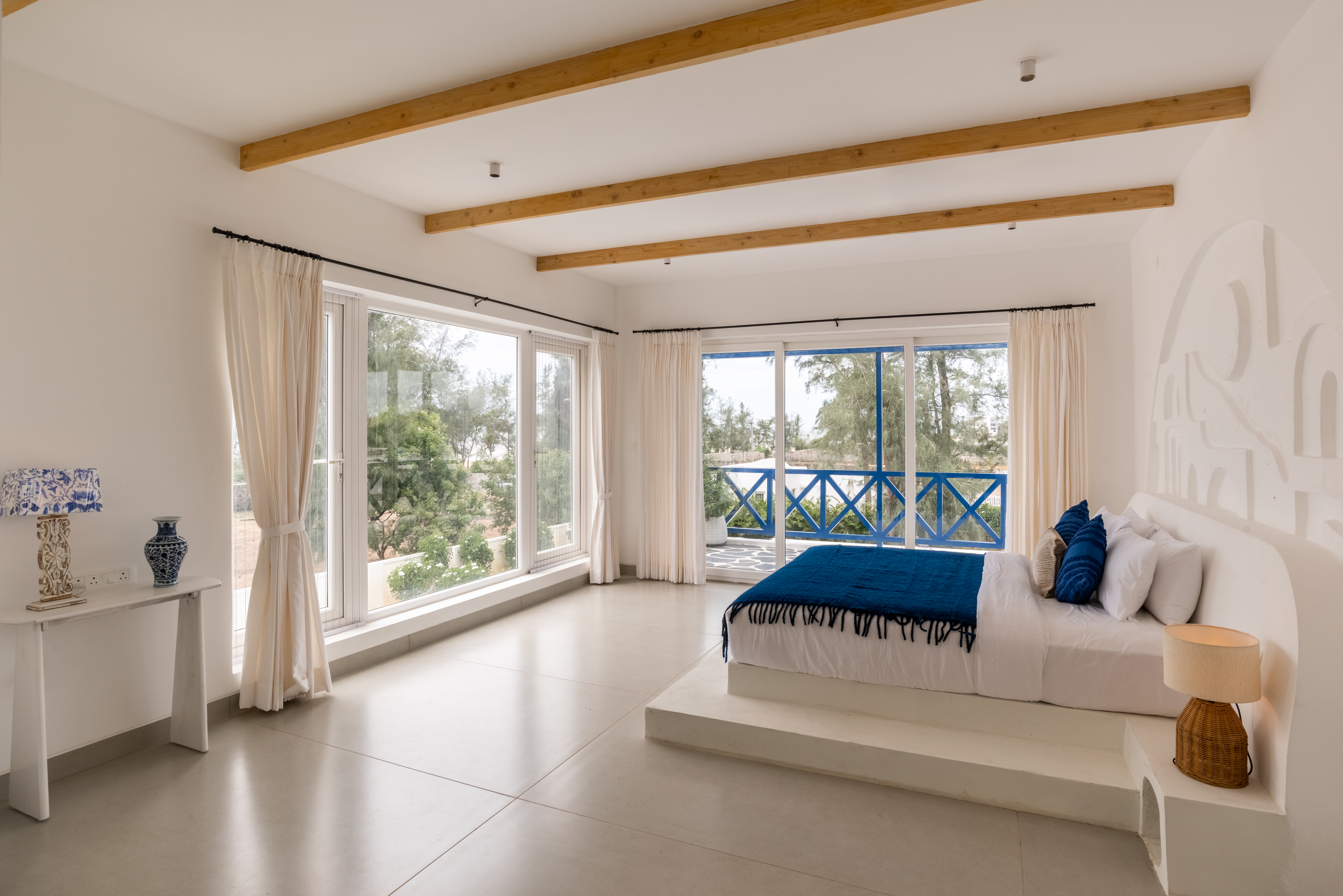 Casa Santorini | French-Style 2-BHK Villa with Private Swimming Pool, Water Slide, Garden, Open Shower, Jacuzzi, Bathtub & Beach Views — photo 15