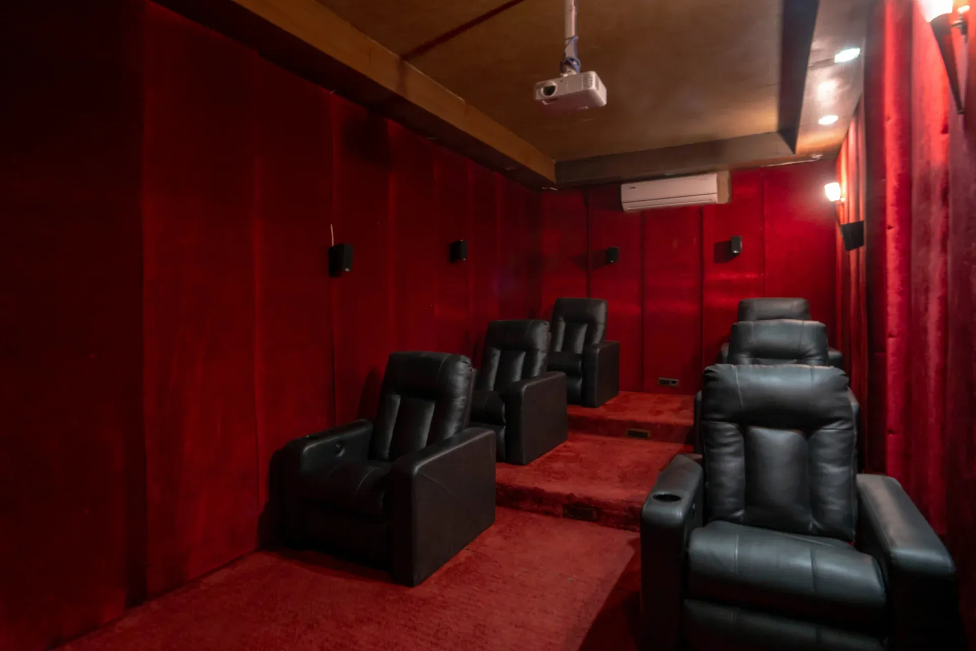 Aravali Woods Villa | 4-BHK | Home Theater | Gaming Room | Bar — photo 26