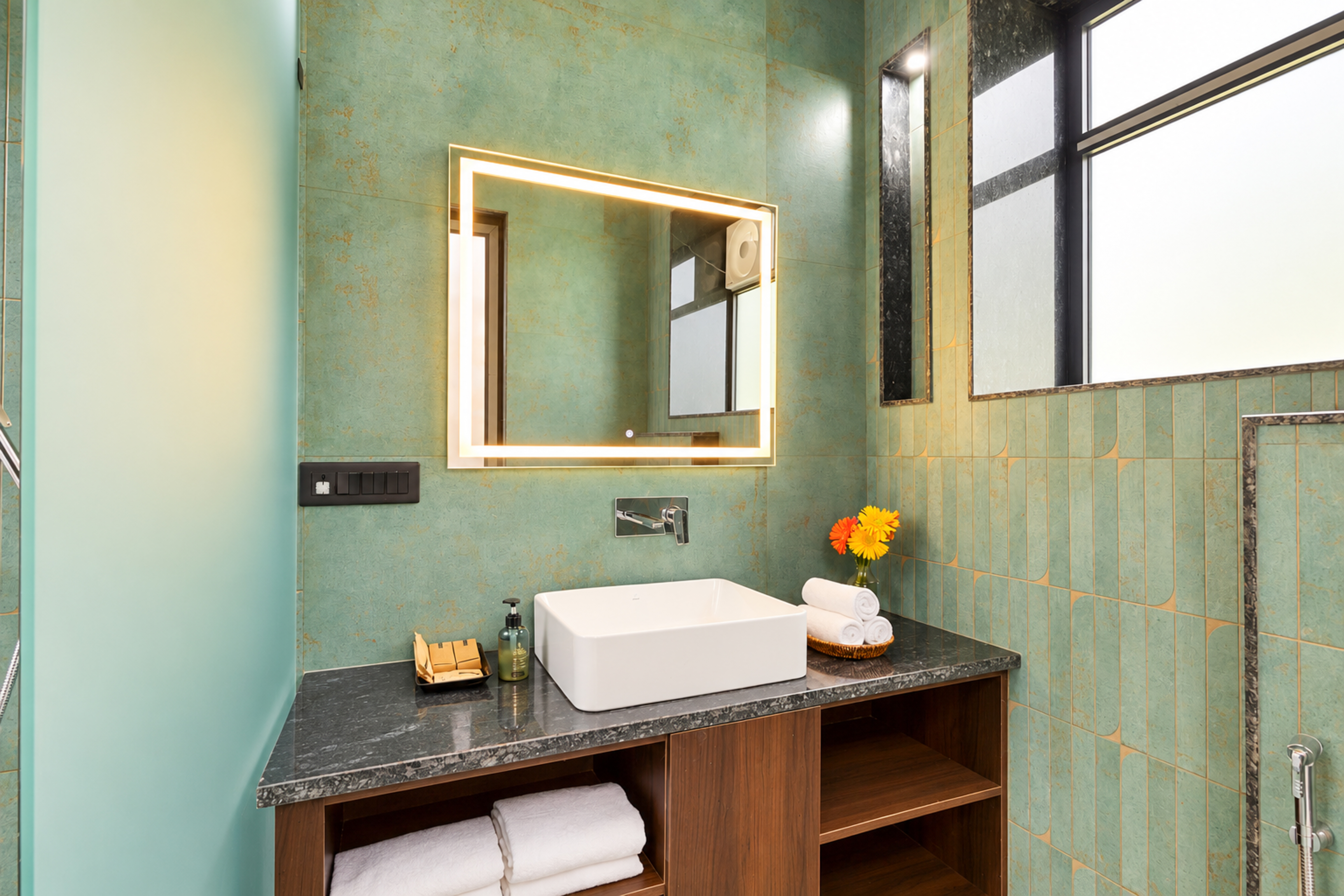 Hathnoda Bagh Lagoon | Cottage within a Mini Resort with Bathtub, Shared Pool, Restaurant, Sit Out & Garden — photo 12