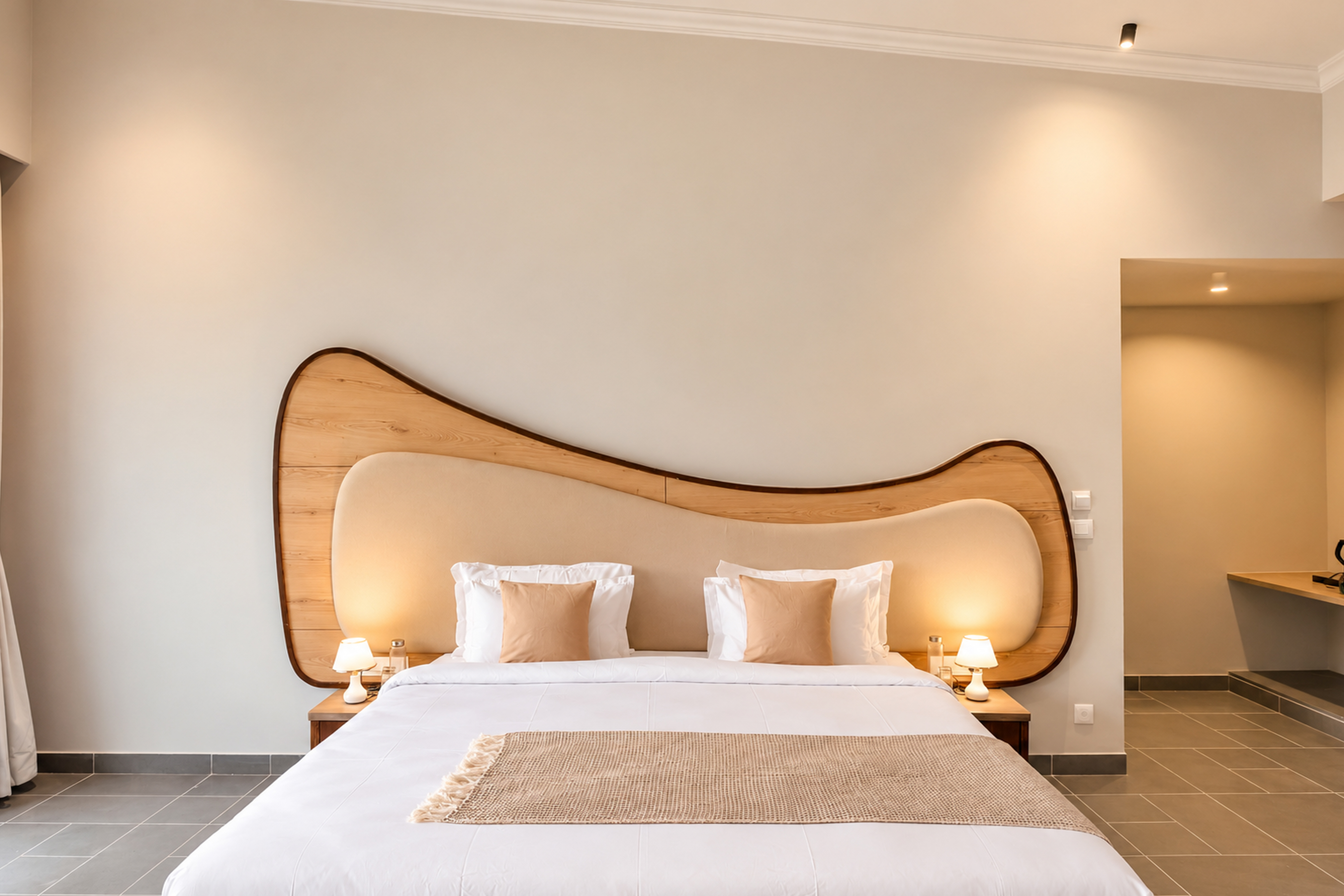 Raj Villas Alvora | Pet-Friendly 1-Room Hotel Suite with Aravalli Hill Views — photo 12