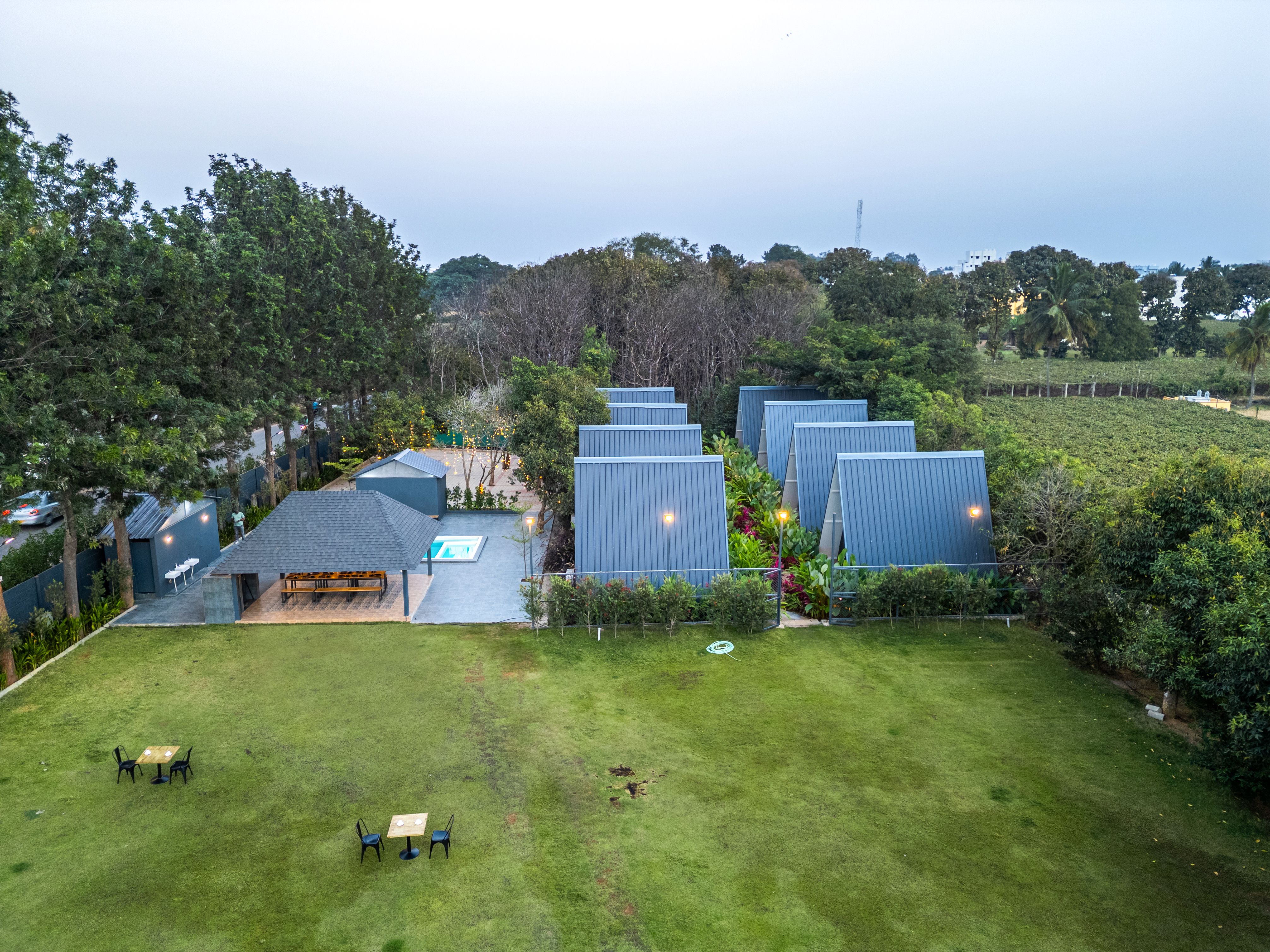 Inara Retreat | Serene Cottage with a Mezzanine Loft, Shared Pool, and Garden — photo 7