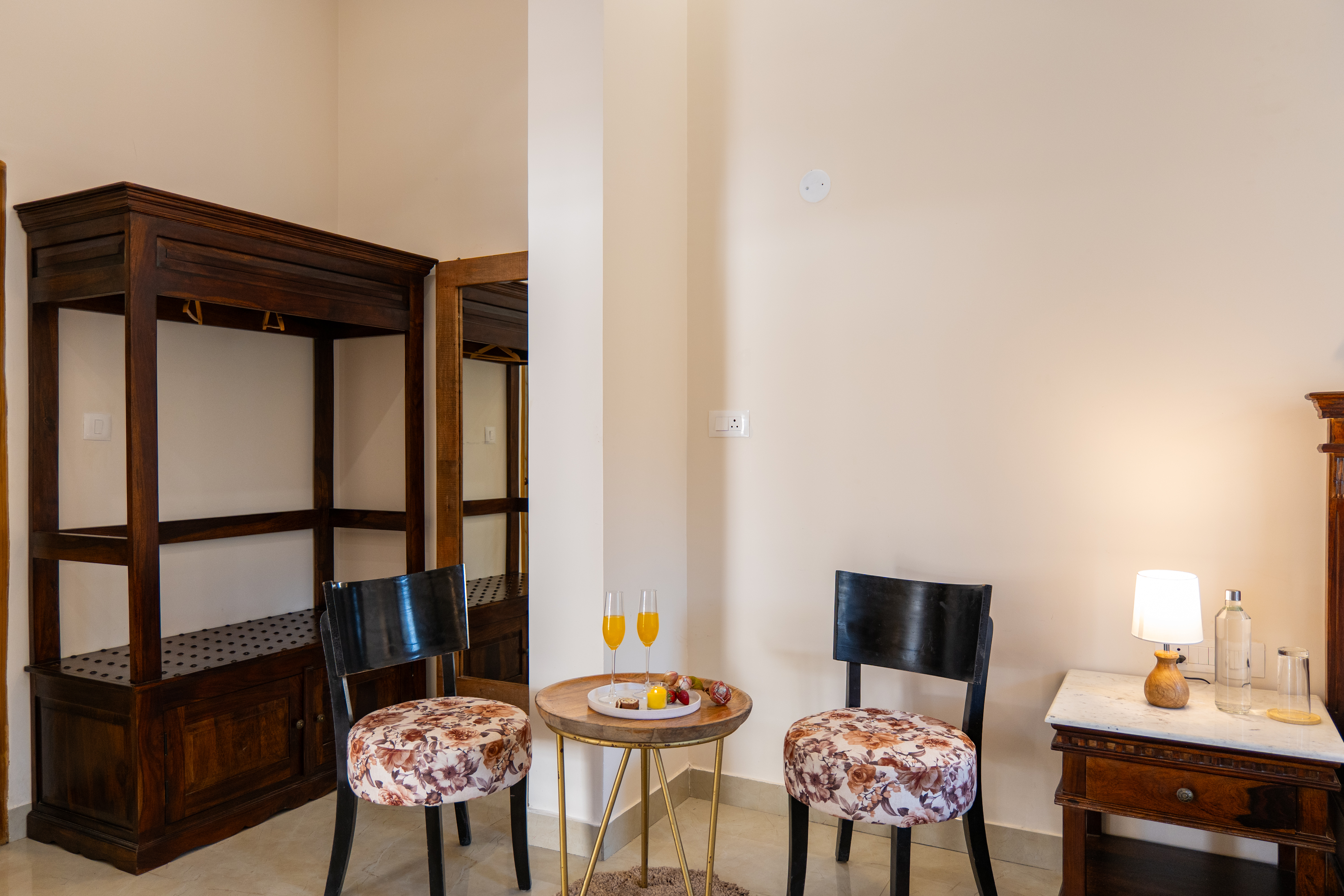 Mandovar Mountain Valley Retreat | 4 Room Pet-friendly Suite In a Private Estate with Shared Pool, Garden, Restaurant & Hill Views — photo 14