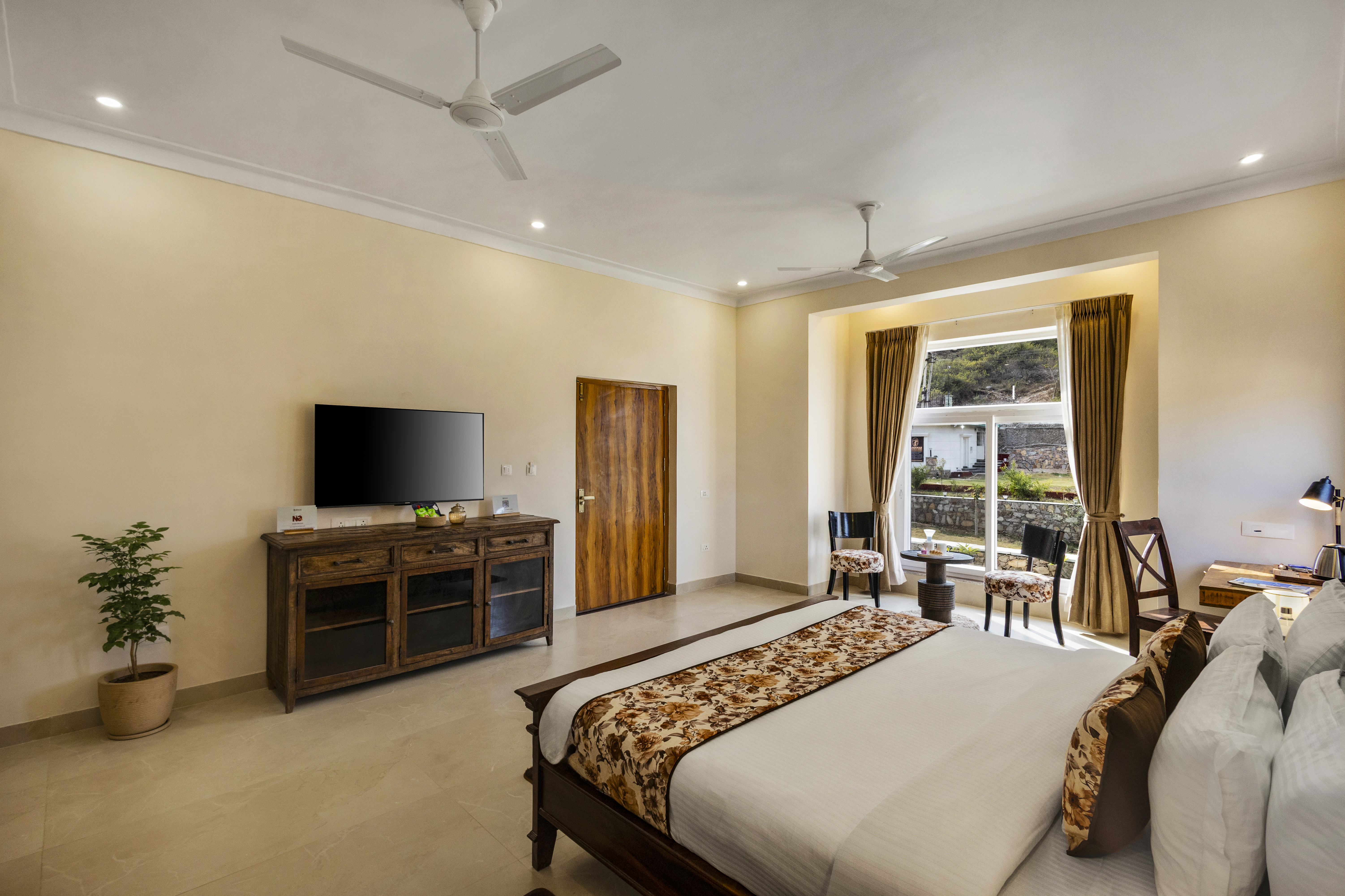 Mandovar Mountain Valley Retreat | 4 Room Pet-friendly Suite In a Private Estate with Shared Pool, Garden, Restaurant & Hill Views — photo 19