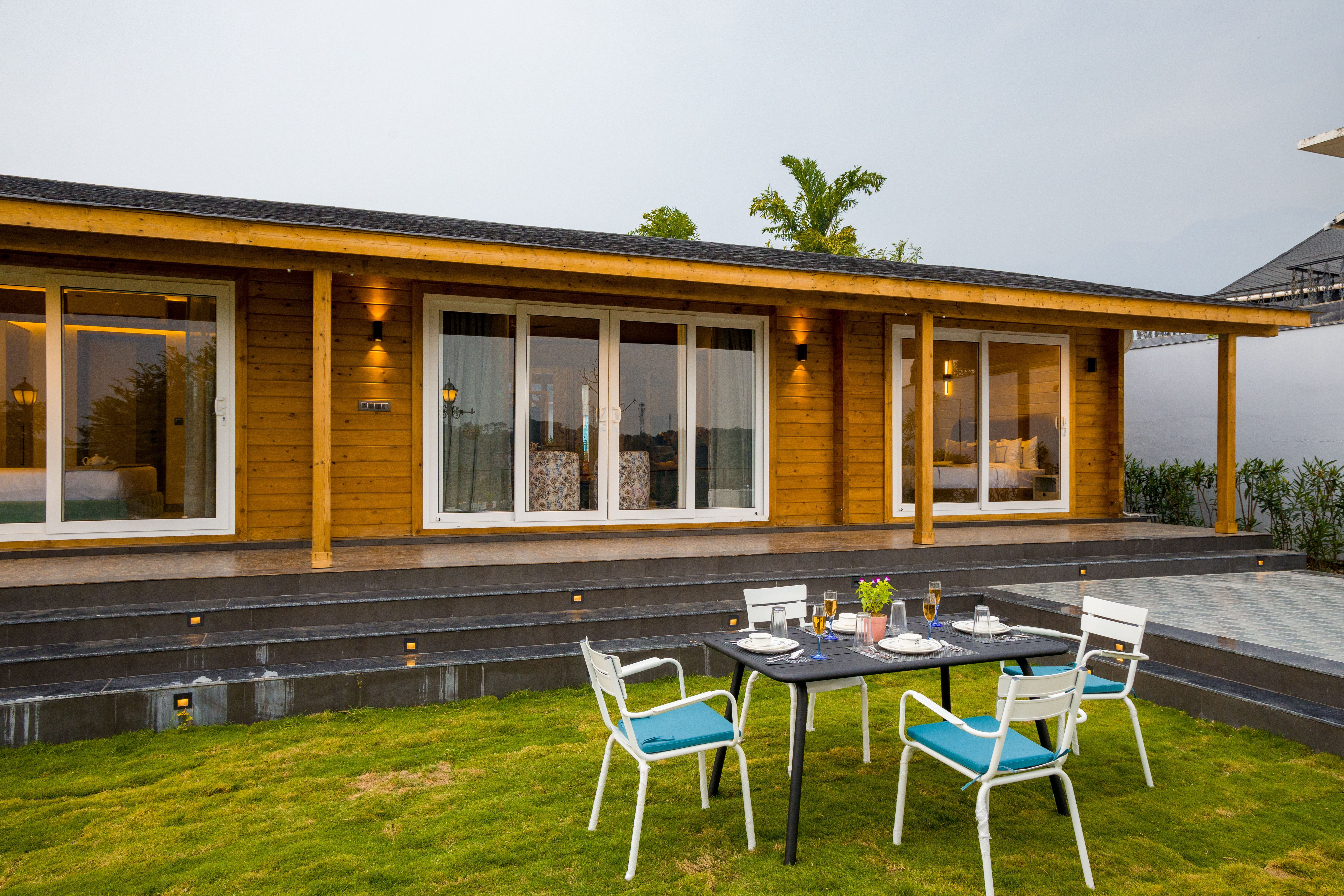 Esh Cottages Resort Moss | Hilltop 2-BHK Retreat with Open-air Jacuzzi, Shared Garden, Pool & Cosy Lounge — photo 23