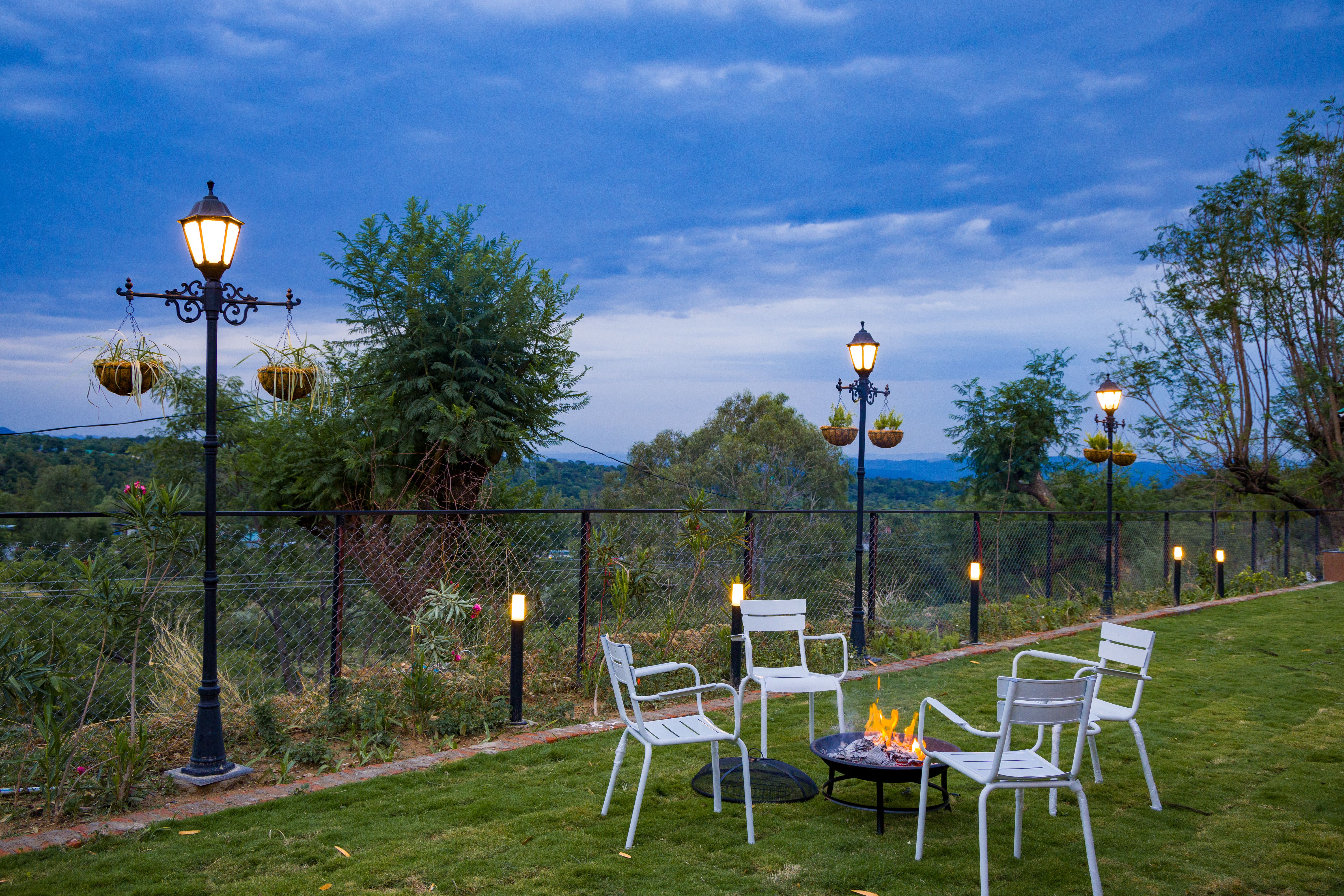 Esh Cottages Resort Moss | Hilltop 2-BHK Retreat with Open-air Jacuzzi, Shared Garden, Pool & Cosy Lounge — photo 11