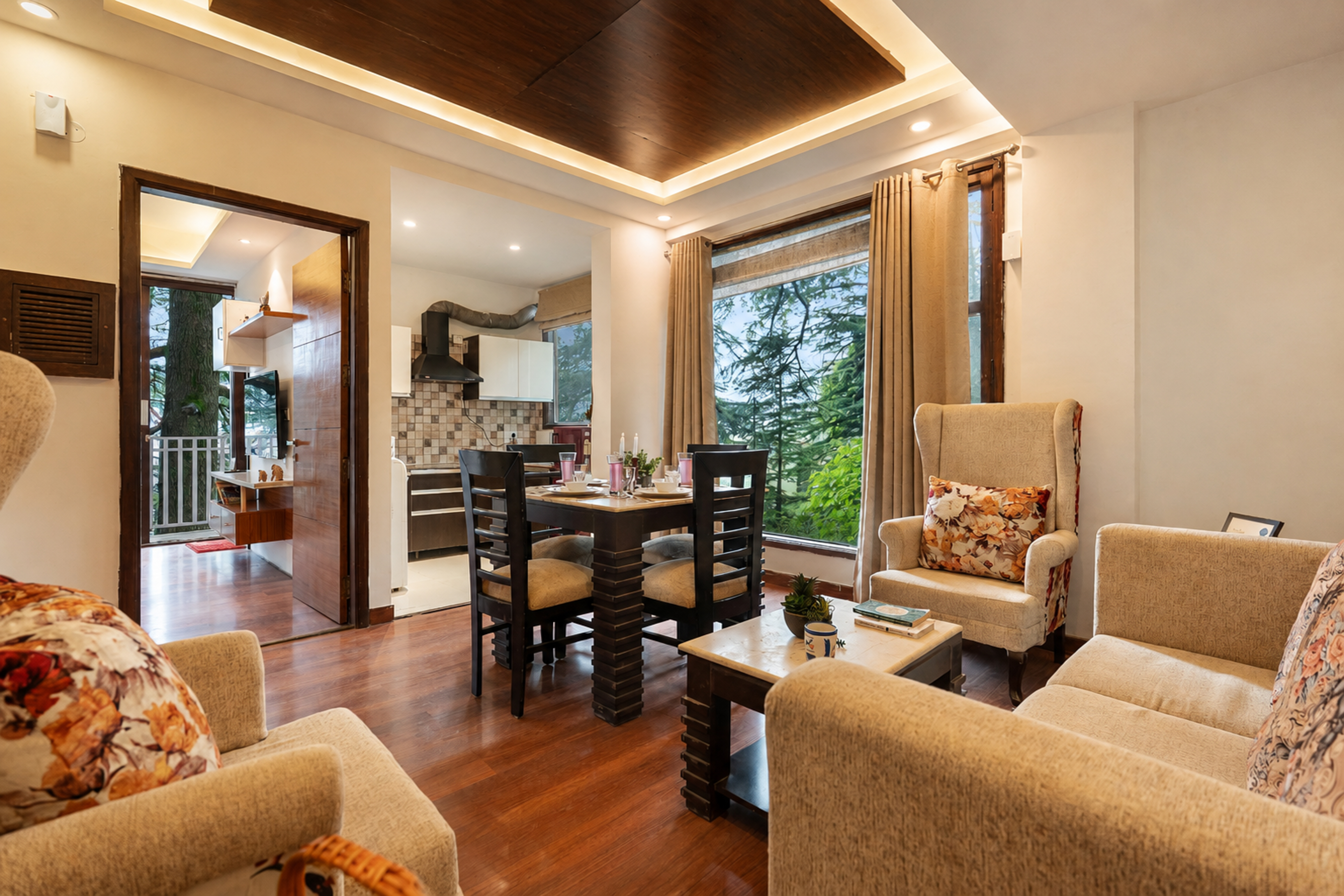 Spurce Holiday In Homestay | 2 BHK Pet-Friendly Valley-View Apartment with Lounge & Reception — photo 7