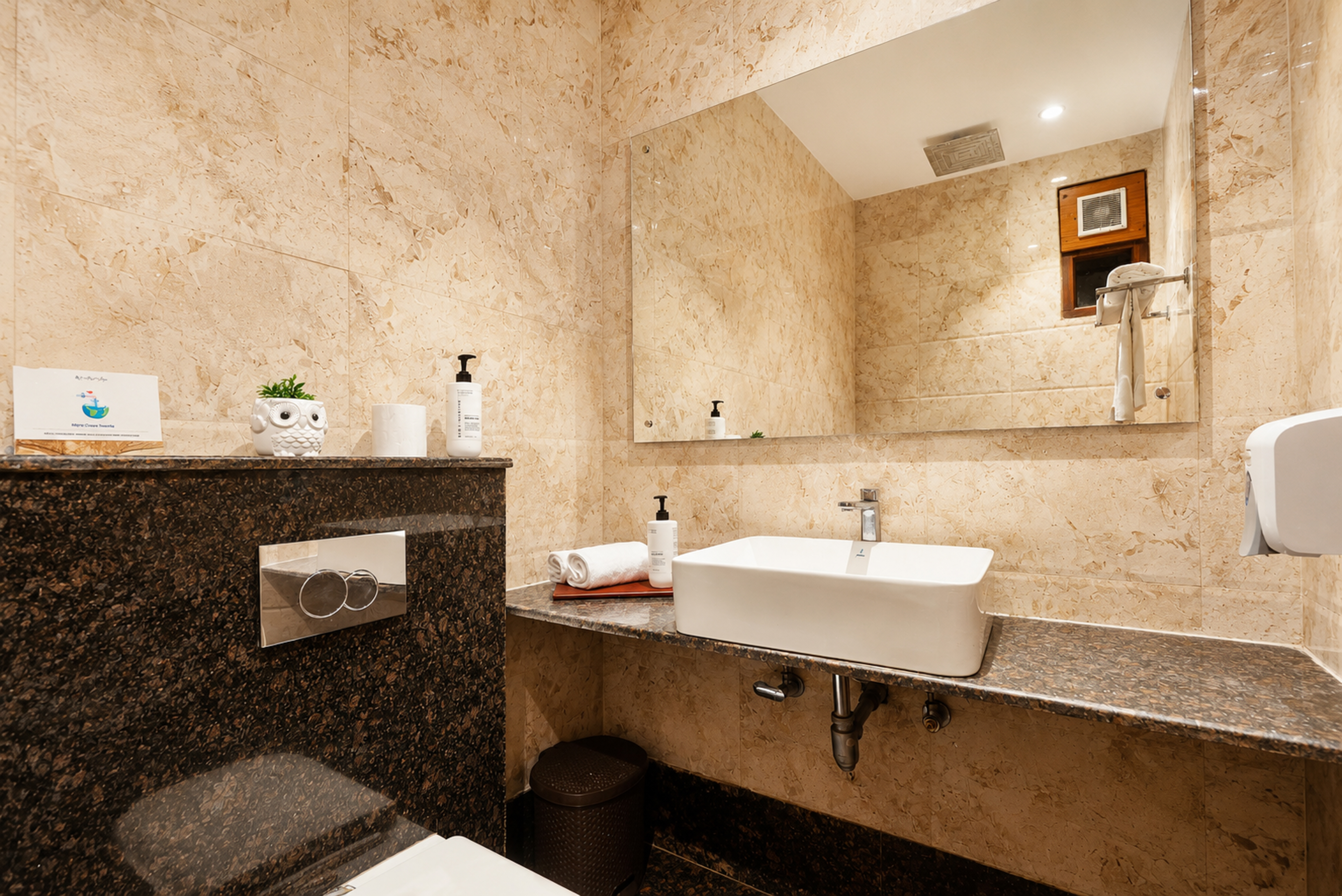 Spurce Holiday In Homestay | 2 BHK Pet-Friendly Valley-View Apartment with Lounge & Reception — photo 17