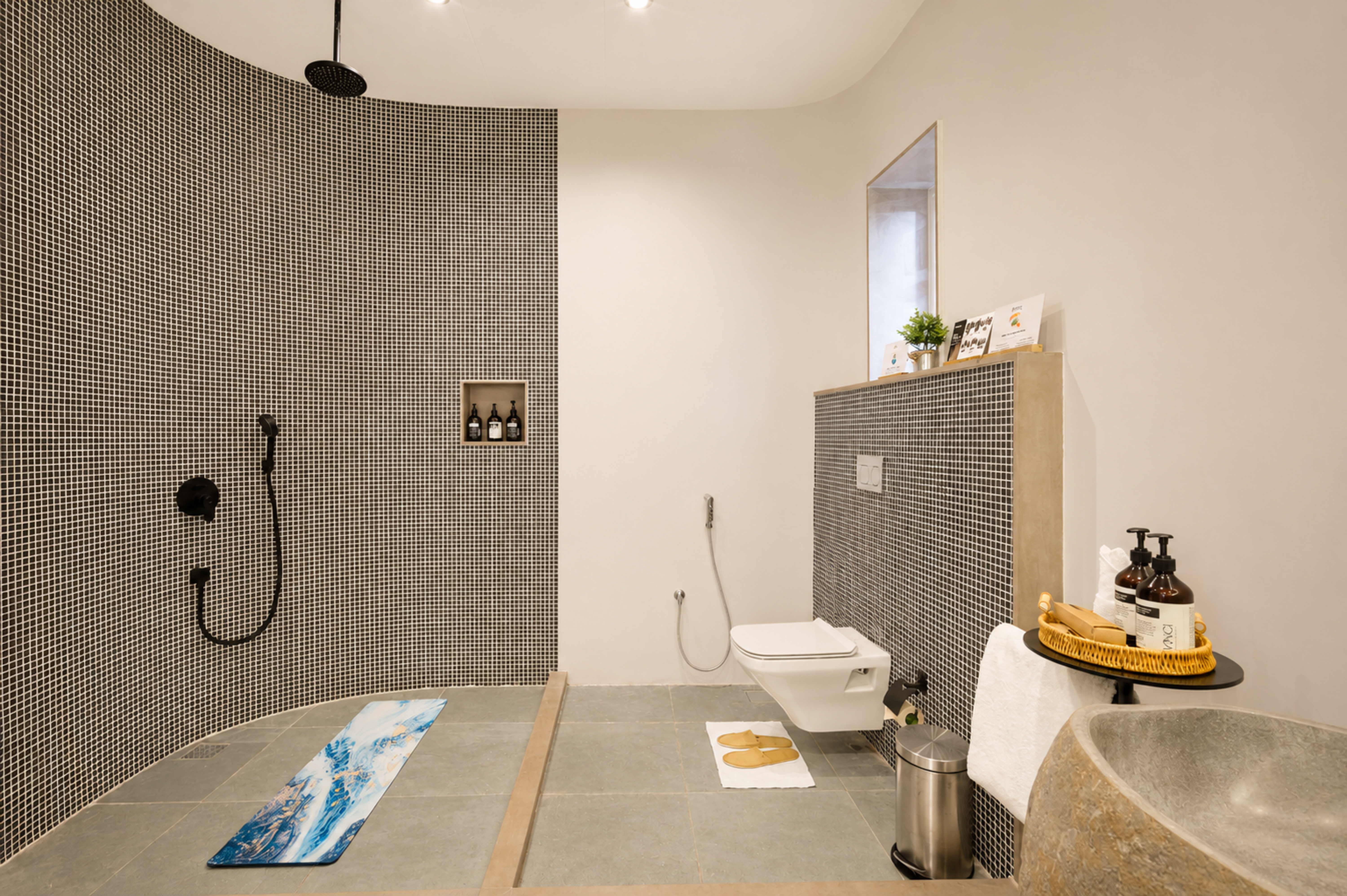 Raj Villas Astera | Pet-Friendly 1 room suite in a resort with pool and Aravalli Hills view — photo 10