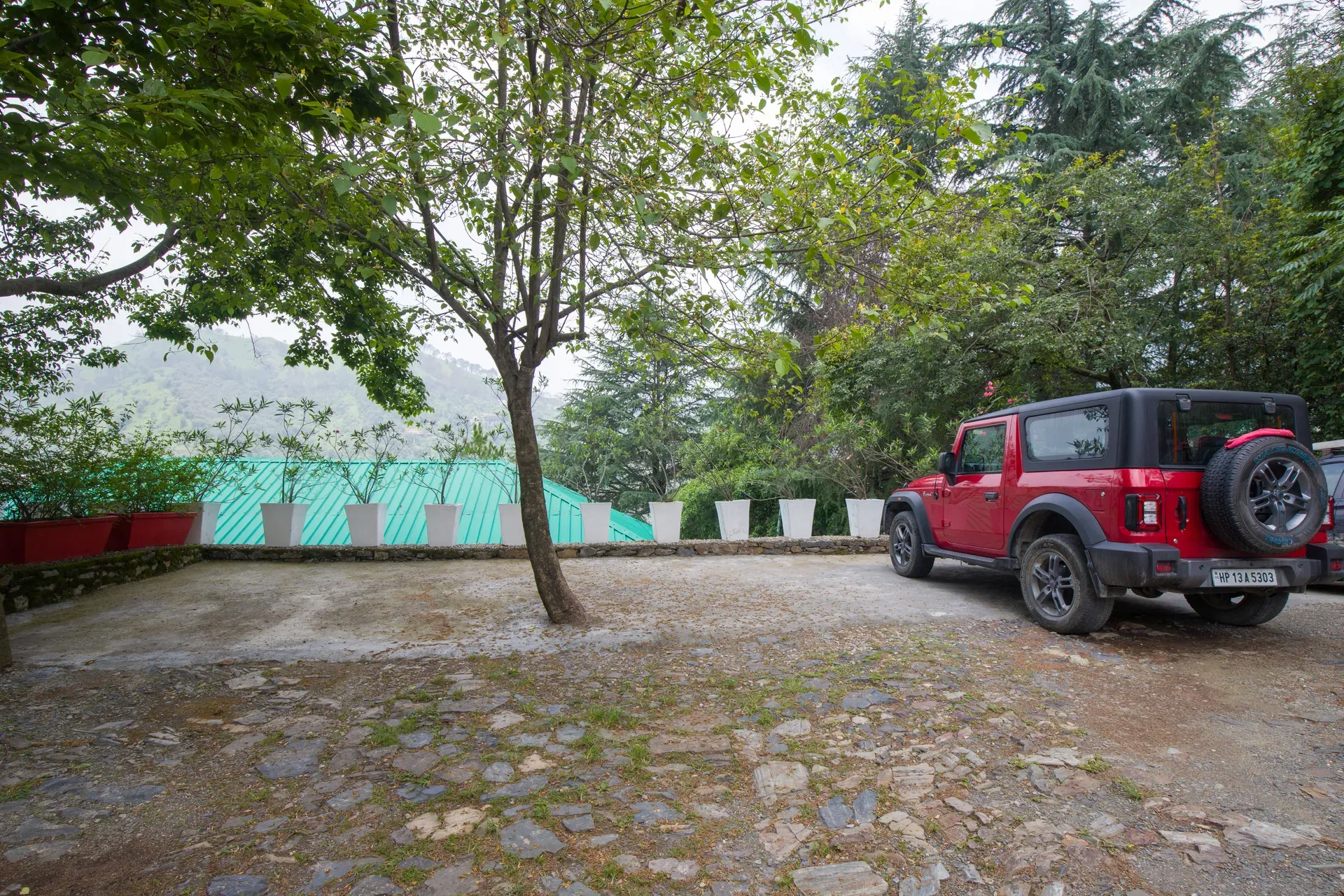 Suro Woodbine Chalet | Pet-friendly Suite With A Balcony, Restaurant & Outdoor Seating — photo 27