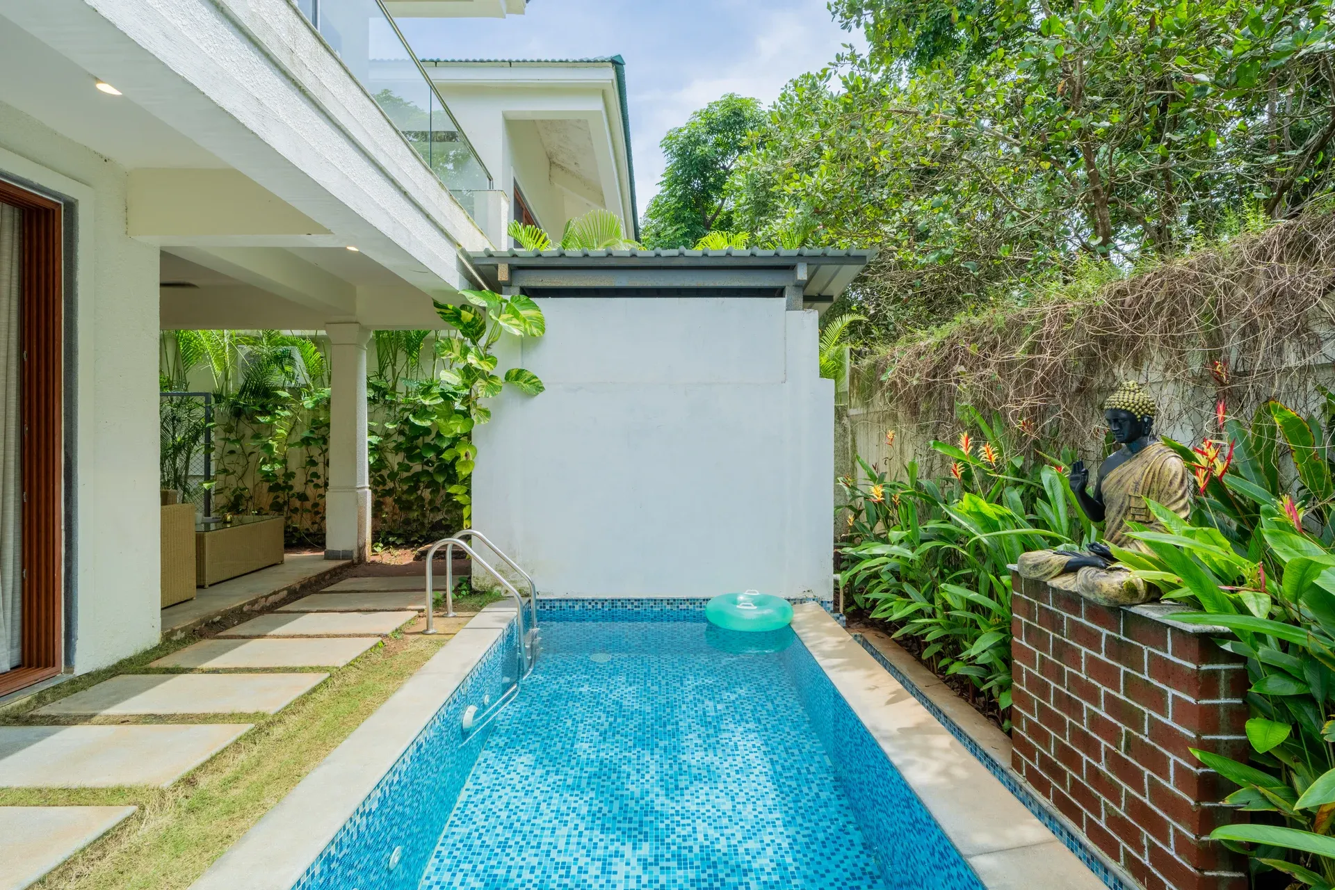 Villa Valerie | Pet-friendly 3-BHK Villa Near Popular Attractions With Pvt Pool & Bar — photo 9