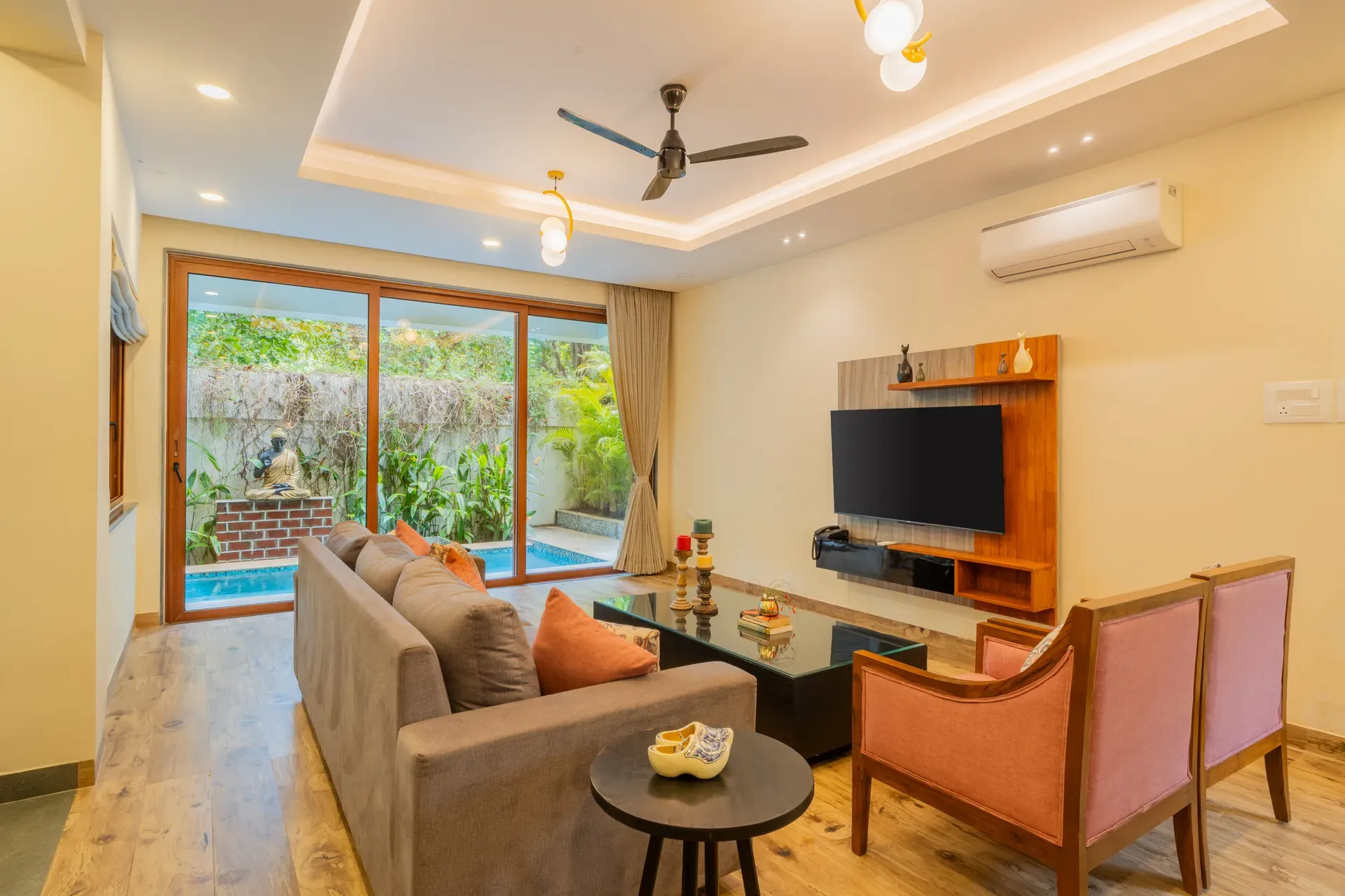 Villa Valerie | Pet-friendly 3-BHK Villa Near Popular Attractions With Pvt Pool & Bar — photo 8