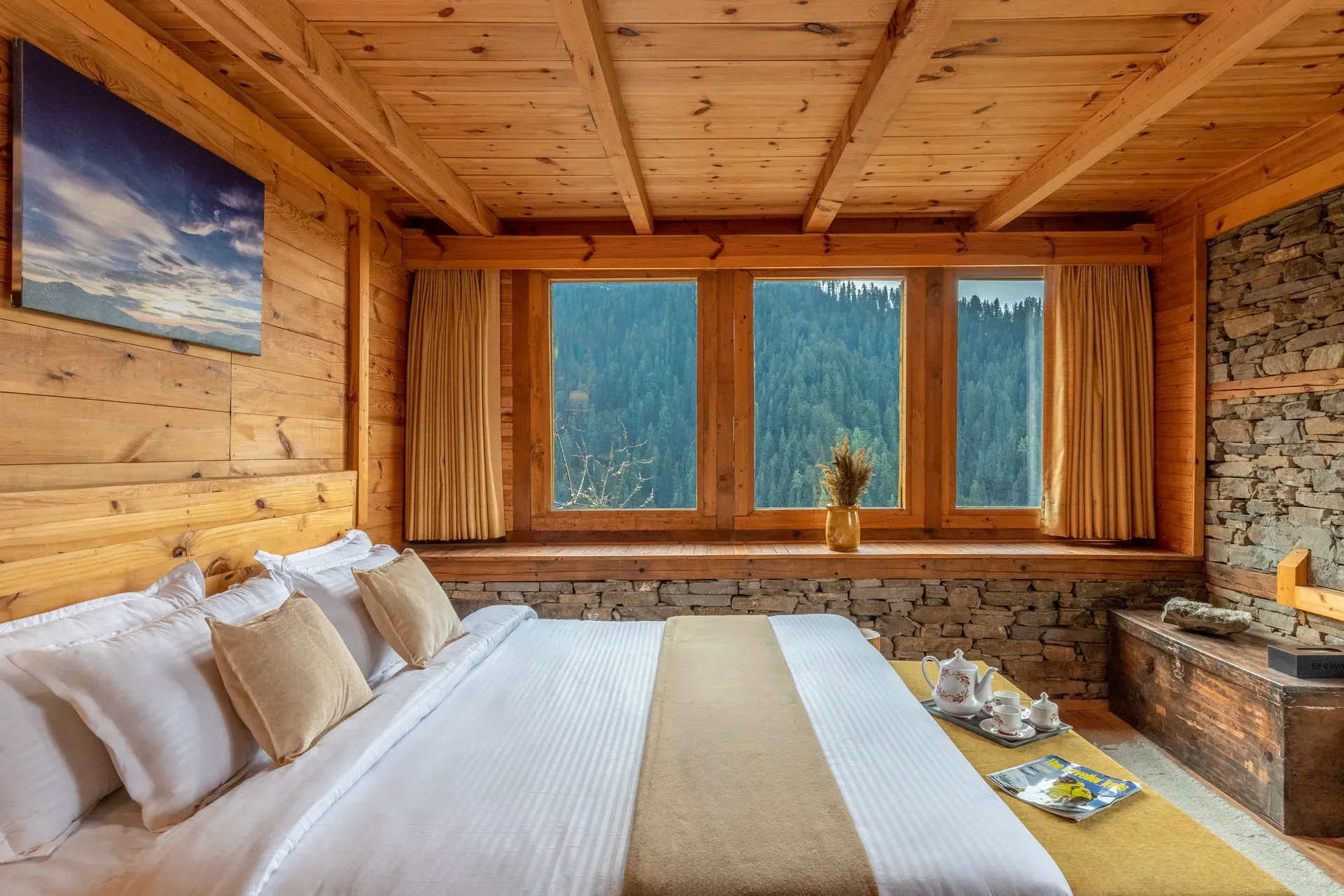 Skylounge | Pet-friendly Traditional 4-Bedroom Retreat With Sauna & Garden Near Haku Temple — photo 23