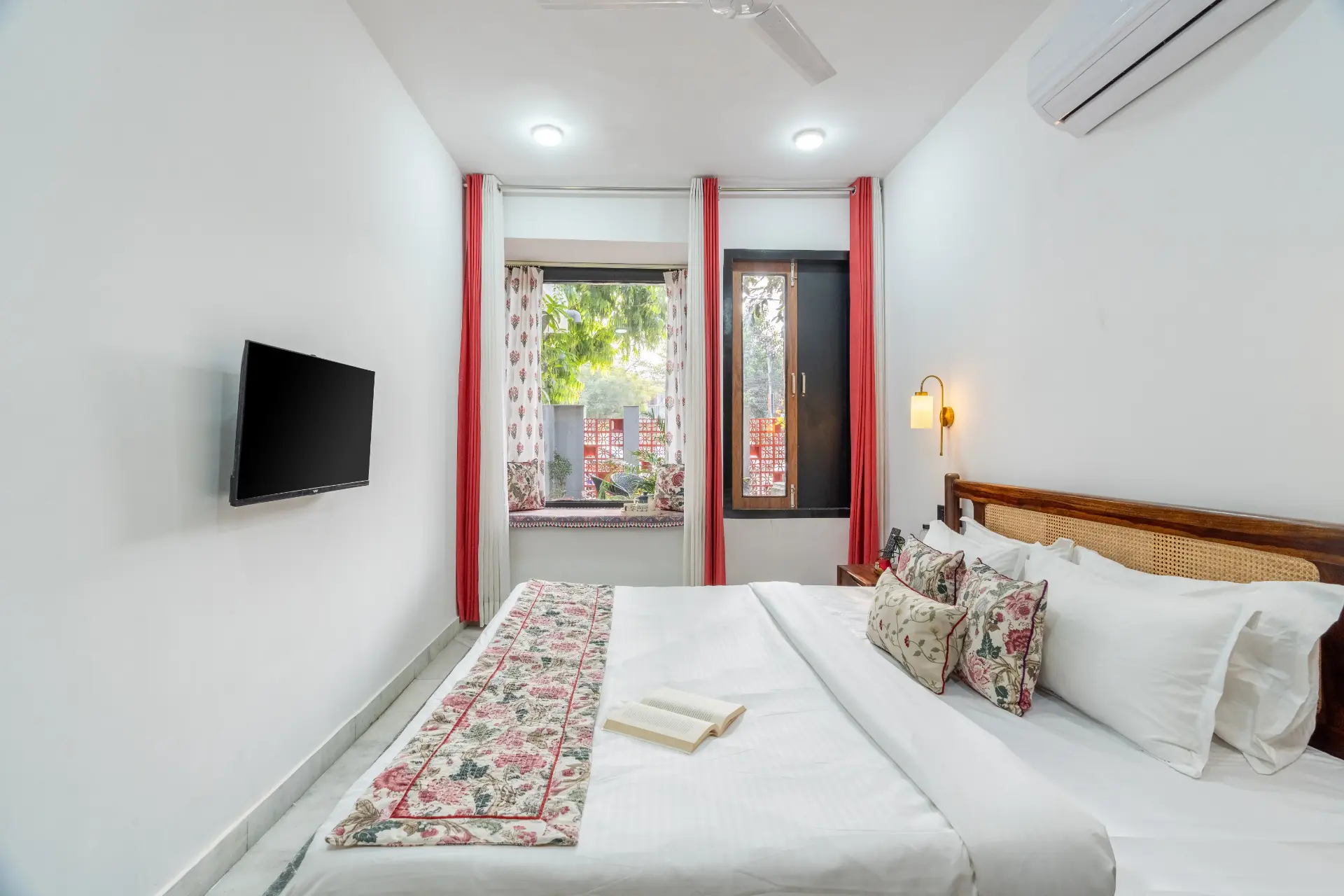 Ramalaya - A Stunning 4-BHK Retreat With Courtyard & a Lush Garden — photo 18