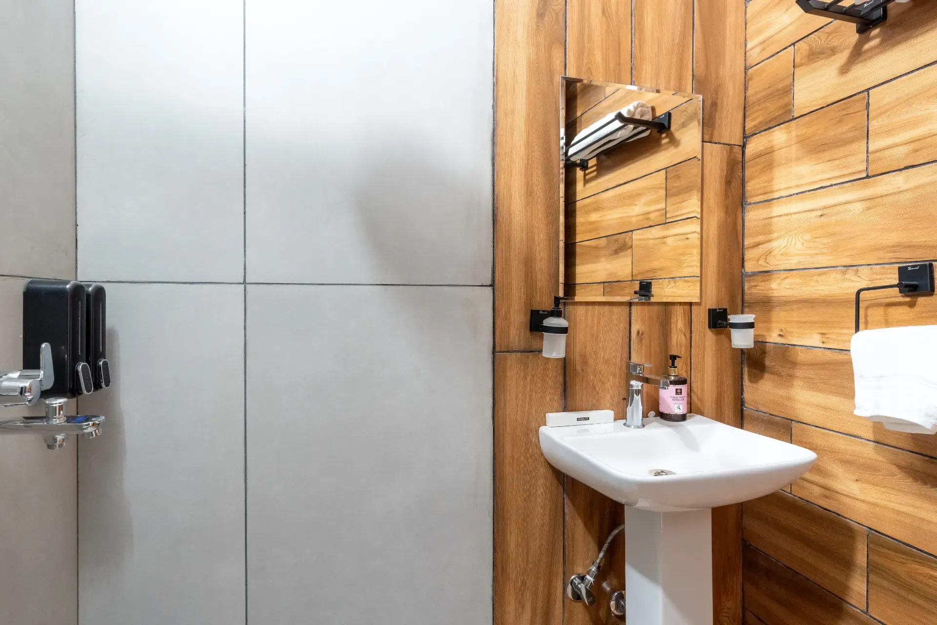 Ramalaya - A Stunning 4-BHK Retreat With Courtyard & a Lush Garden — photo 19