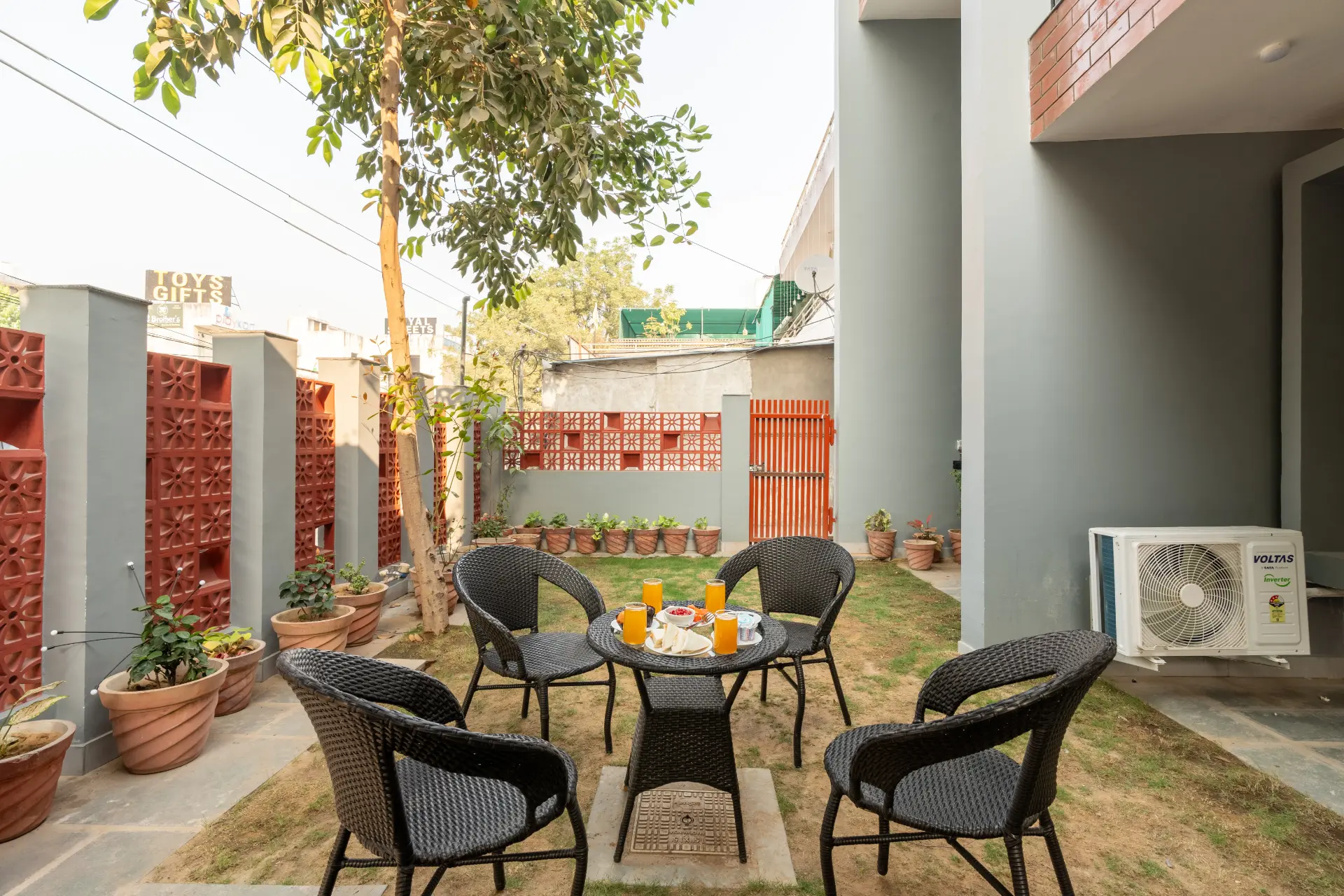 Ramalaya - A Stunning 4-BHK Retreat With Courtyard & a Lush Garden — photo 4