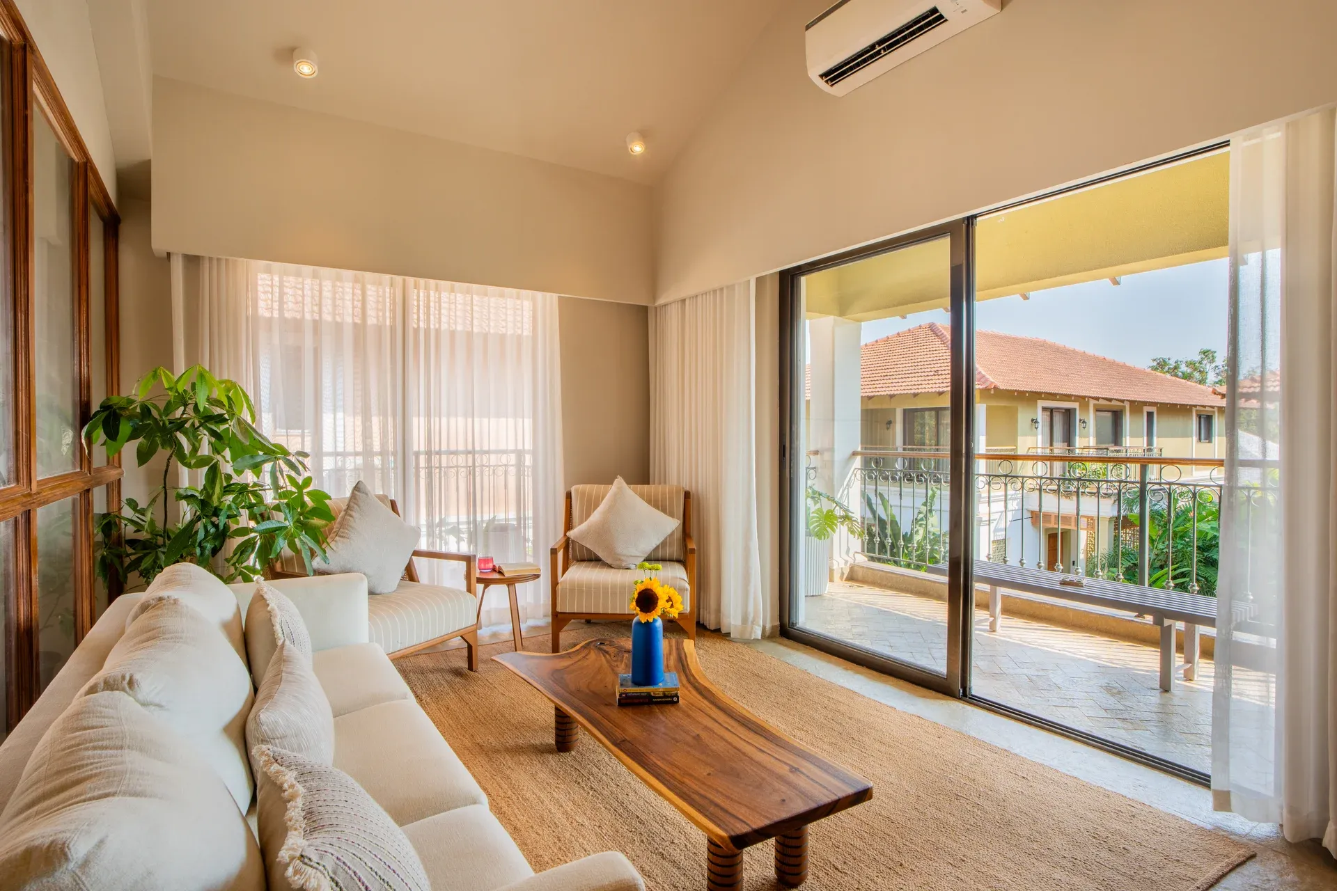 Villa Euphoria | 4-BHK | Pvt Pool | Ent. Lounge — photo 14