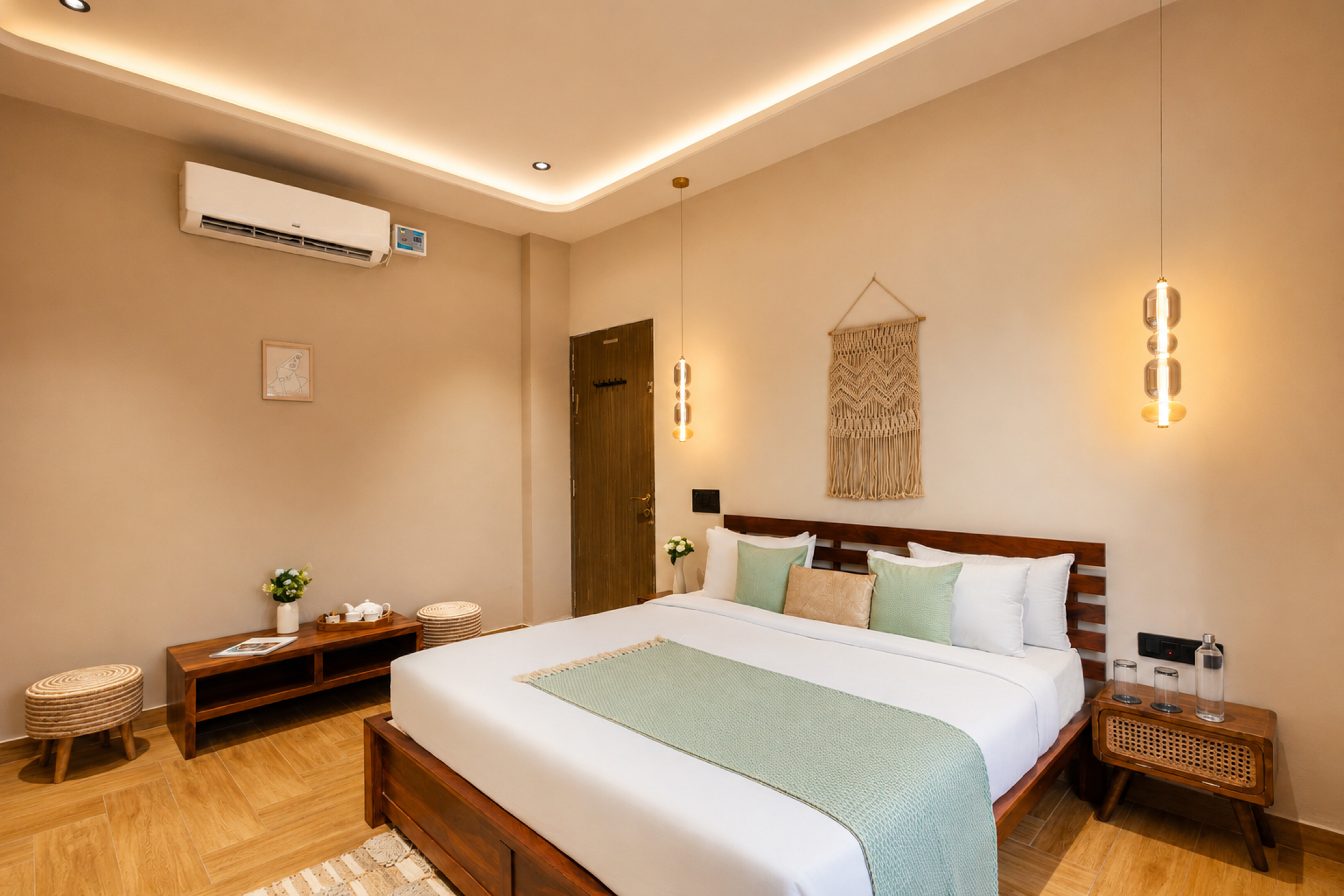 Belvedere Villa | Chic 4-BHK Retreat with Pool, Bar & Landscaped Garden — photo 14
