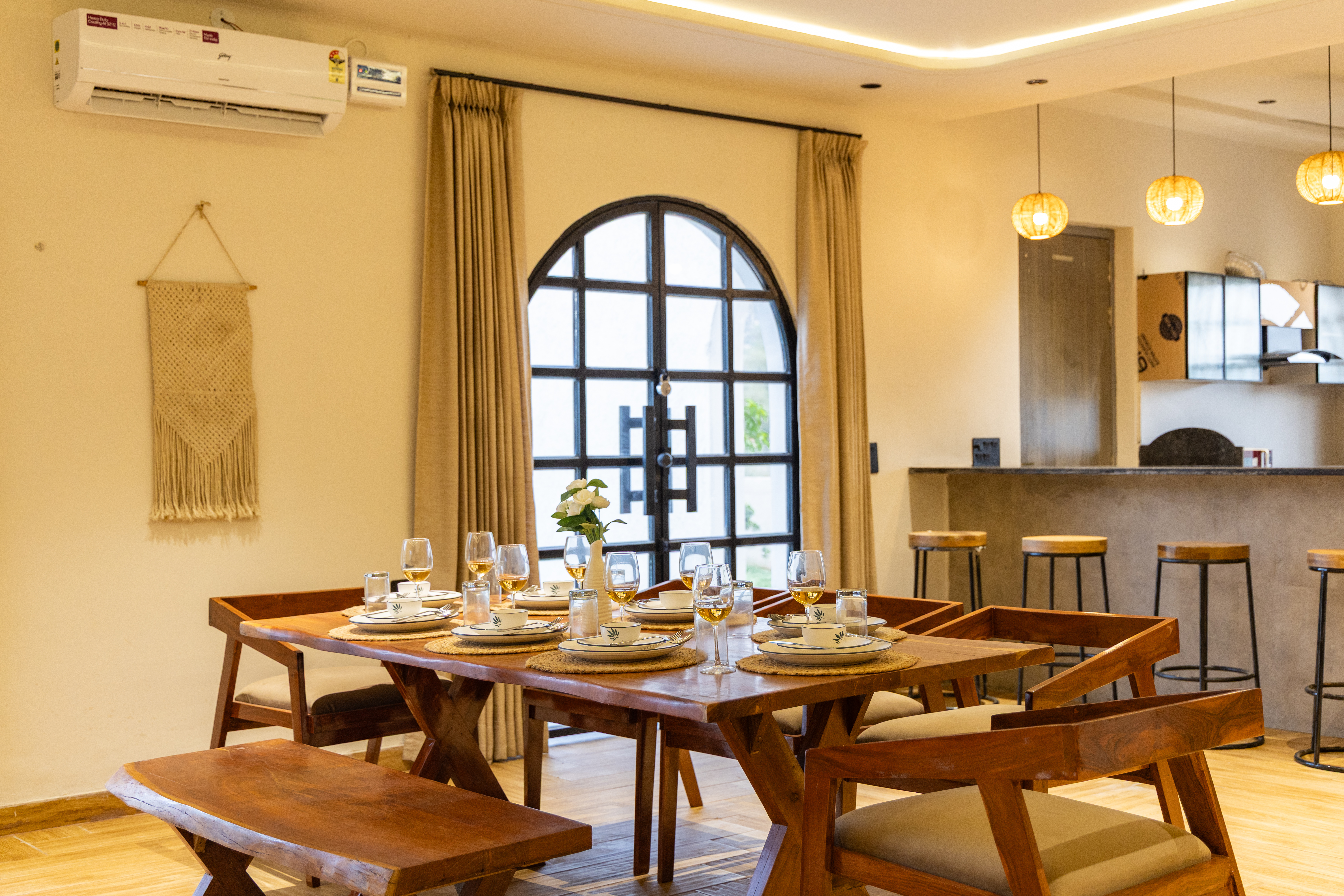 Belvedere Villa | Chic 4-BHK Retreat with Pool, Bar & Landscaped Garden — photo 30