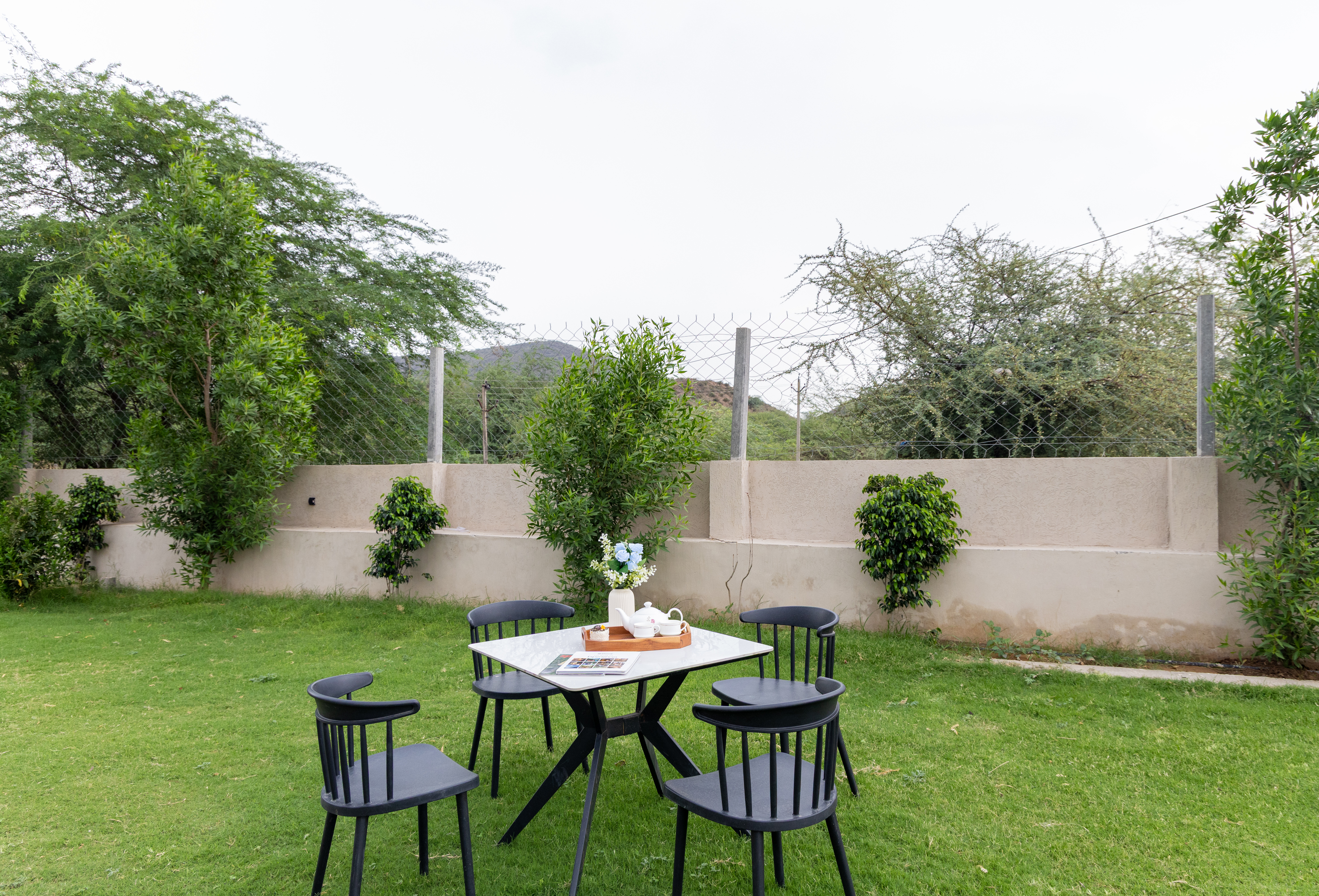 Belvedere Villa | Chic 4-BHK Retreat with Pool, Bar & Landscaped Garden — photo 8