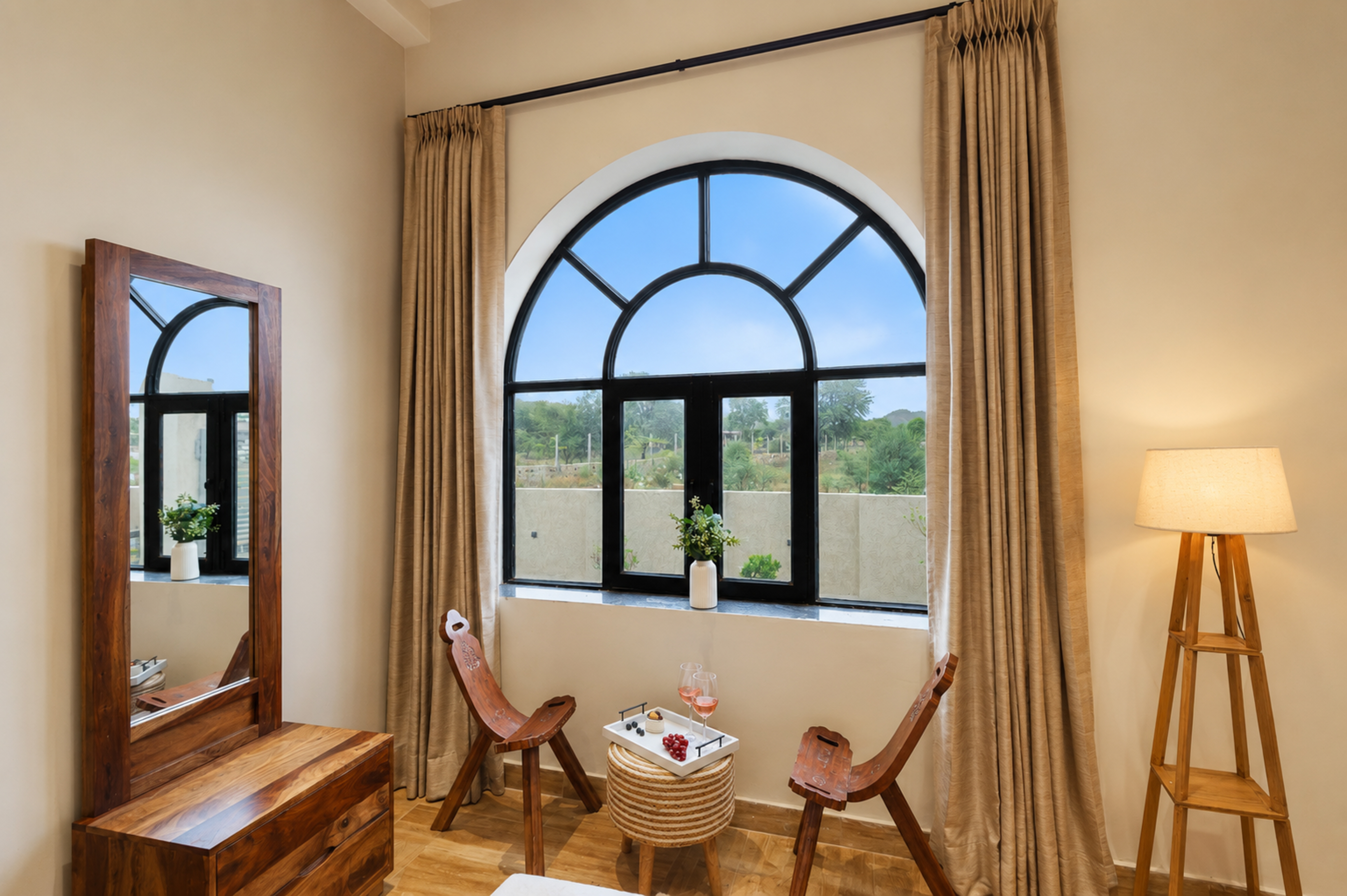 Belvedere Villa | Chic 4-BHK Retreat with Pool, Bar & Landscaped Garden — photo 11