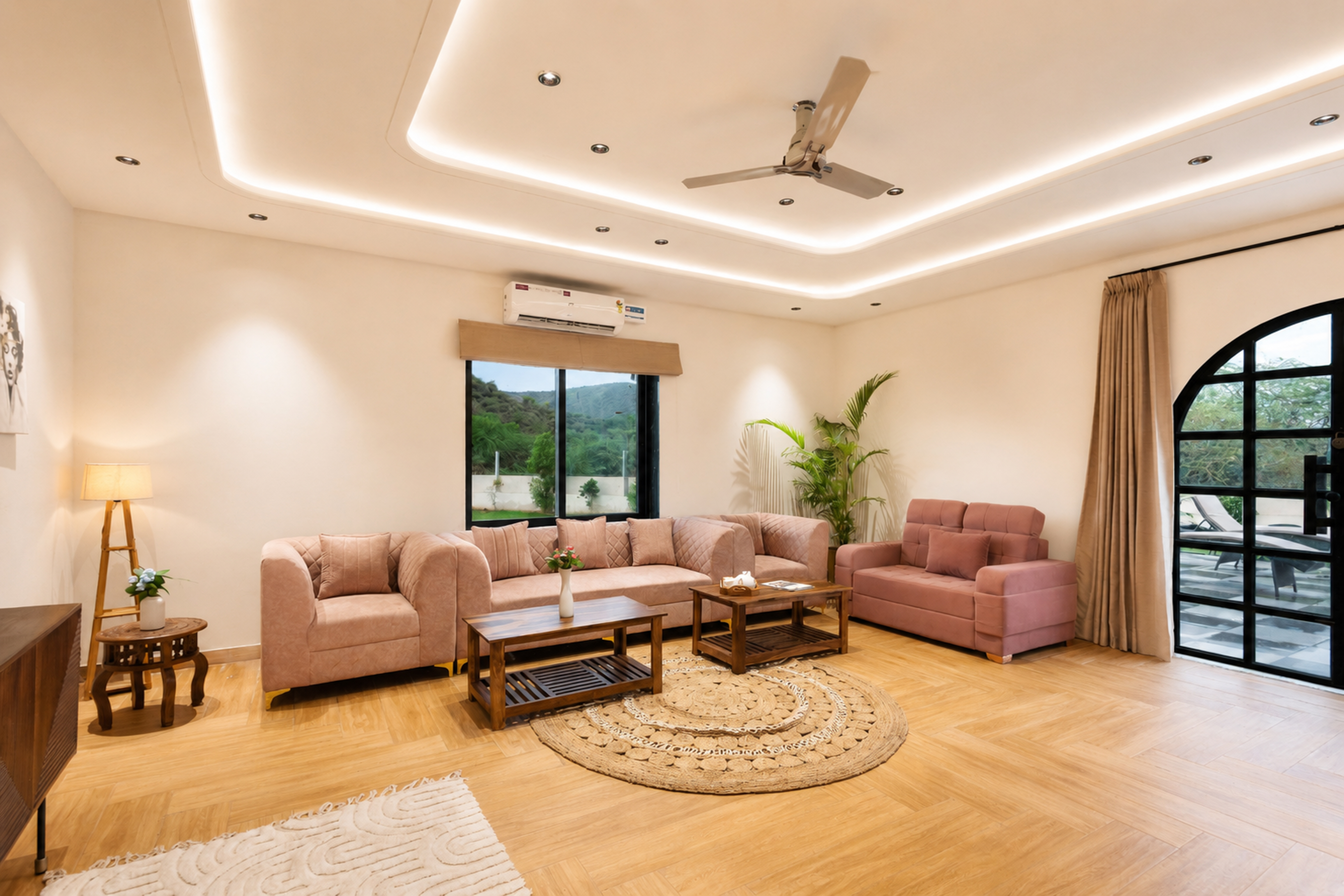 Belvedere Villa | Chic 4-BHK Retreat with Pool, Bar & Landscaped Garden — photo 27