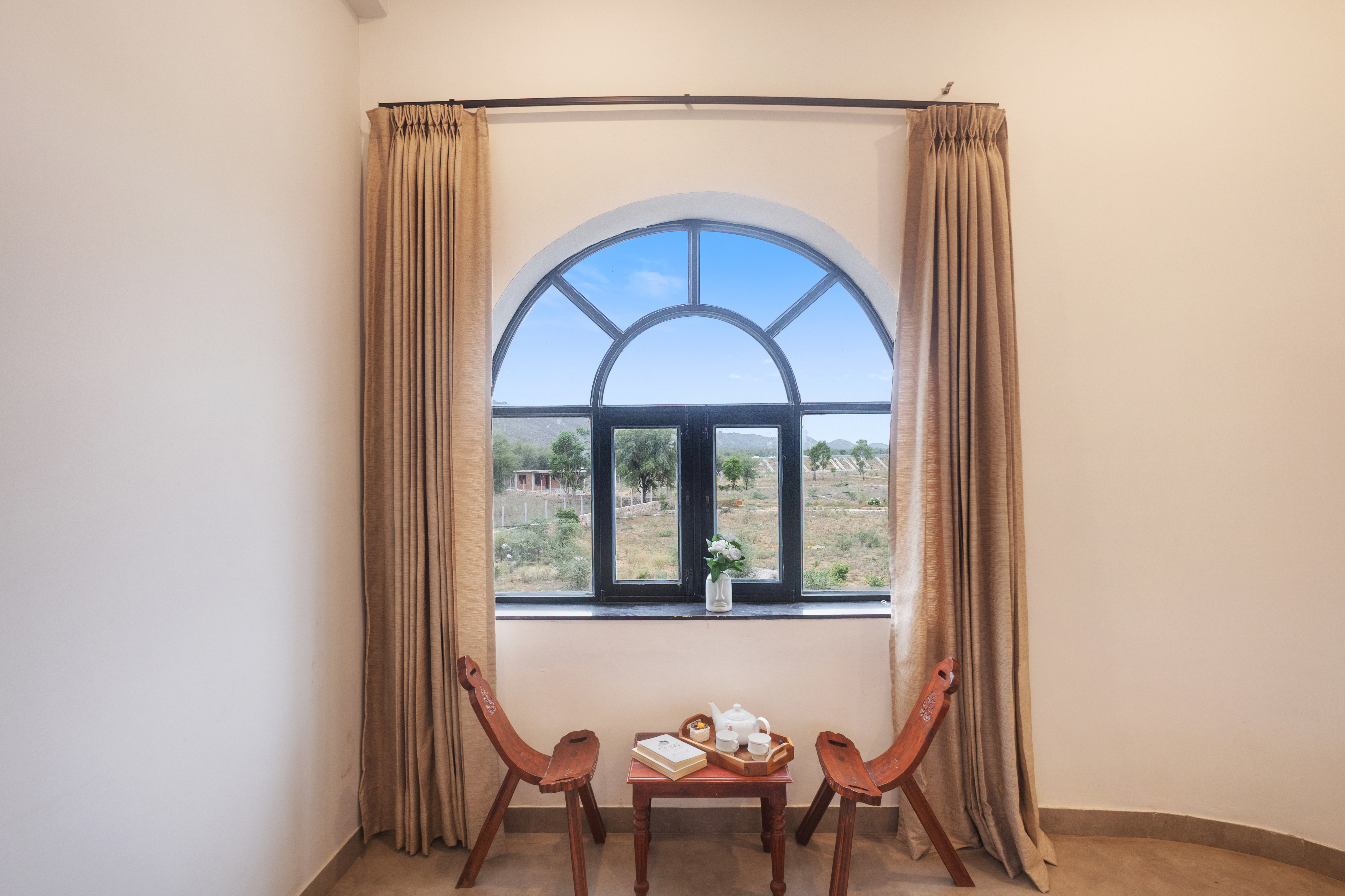 Belvedere Villa | Chic 4-BHK Retreat with Pool, Bar & Landscaped Garden — photo 16