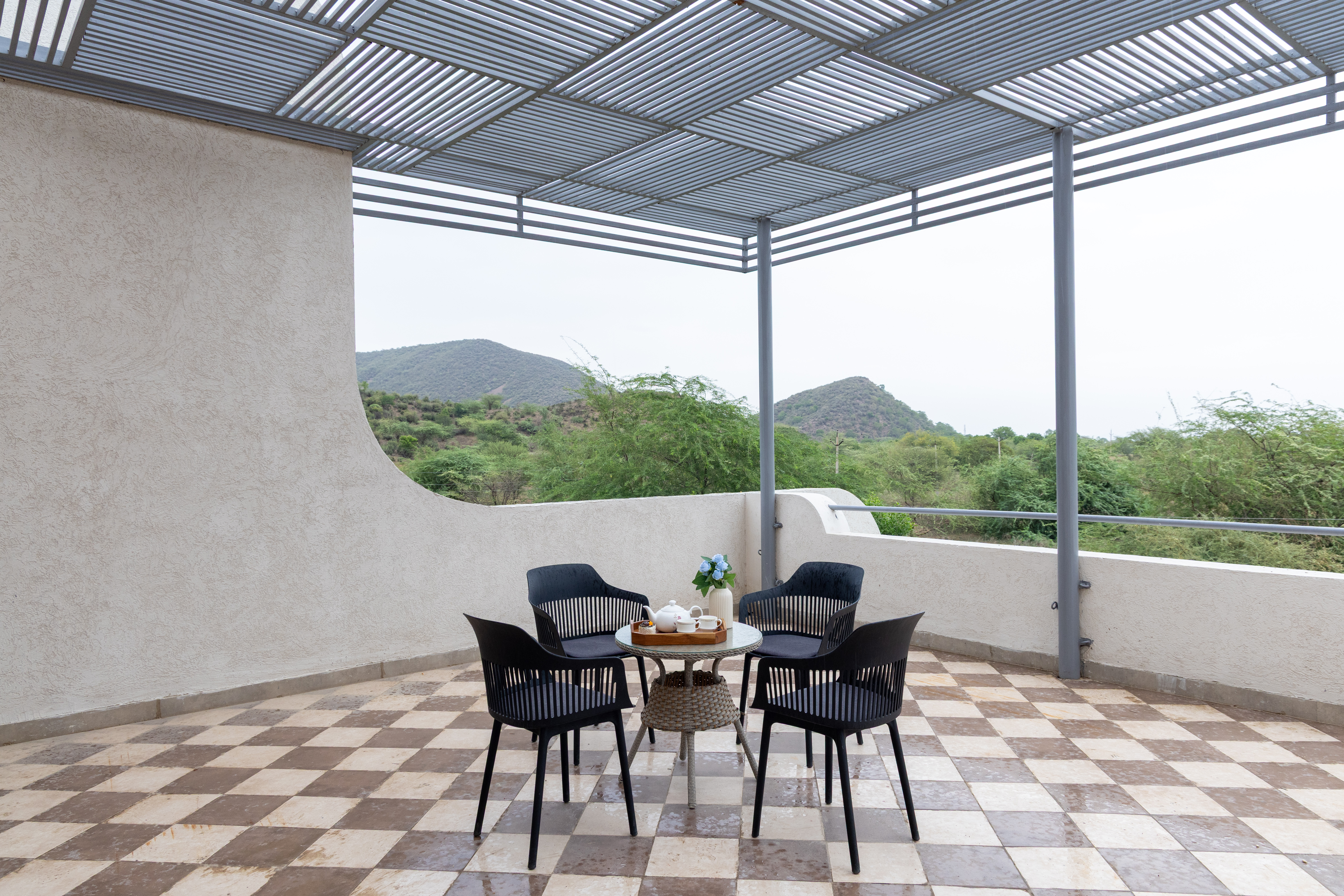 Belvedere Villa | Chic 4-BHK Retreat with Pool, Bar & Landscaped Garden — photo 21