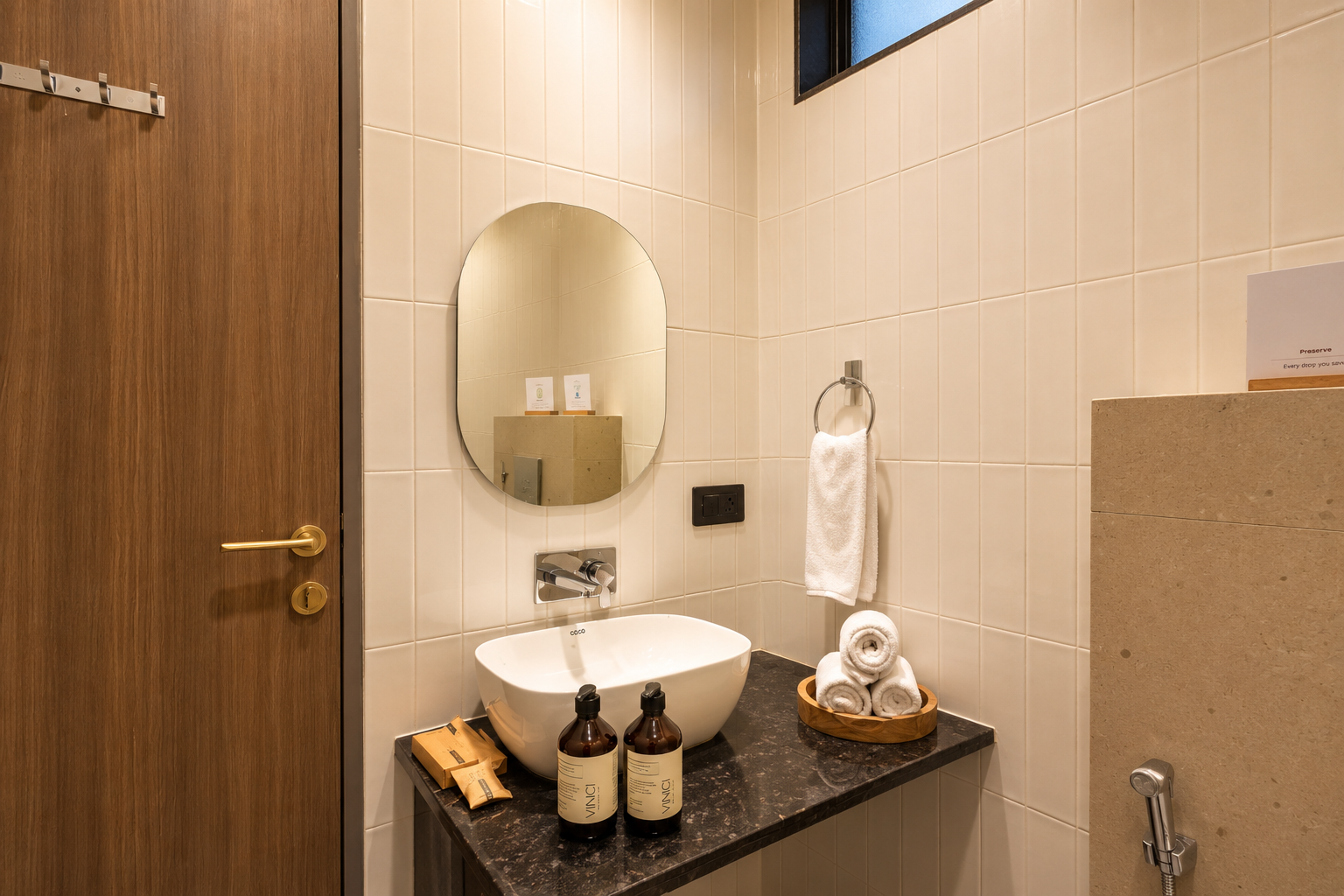 Belvedere Villa | Chic 4-BHK Retreat with Pool, Bar & Landscaped Garden — photo 25