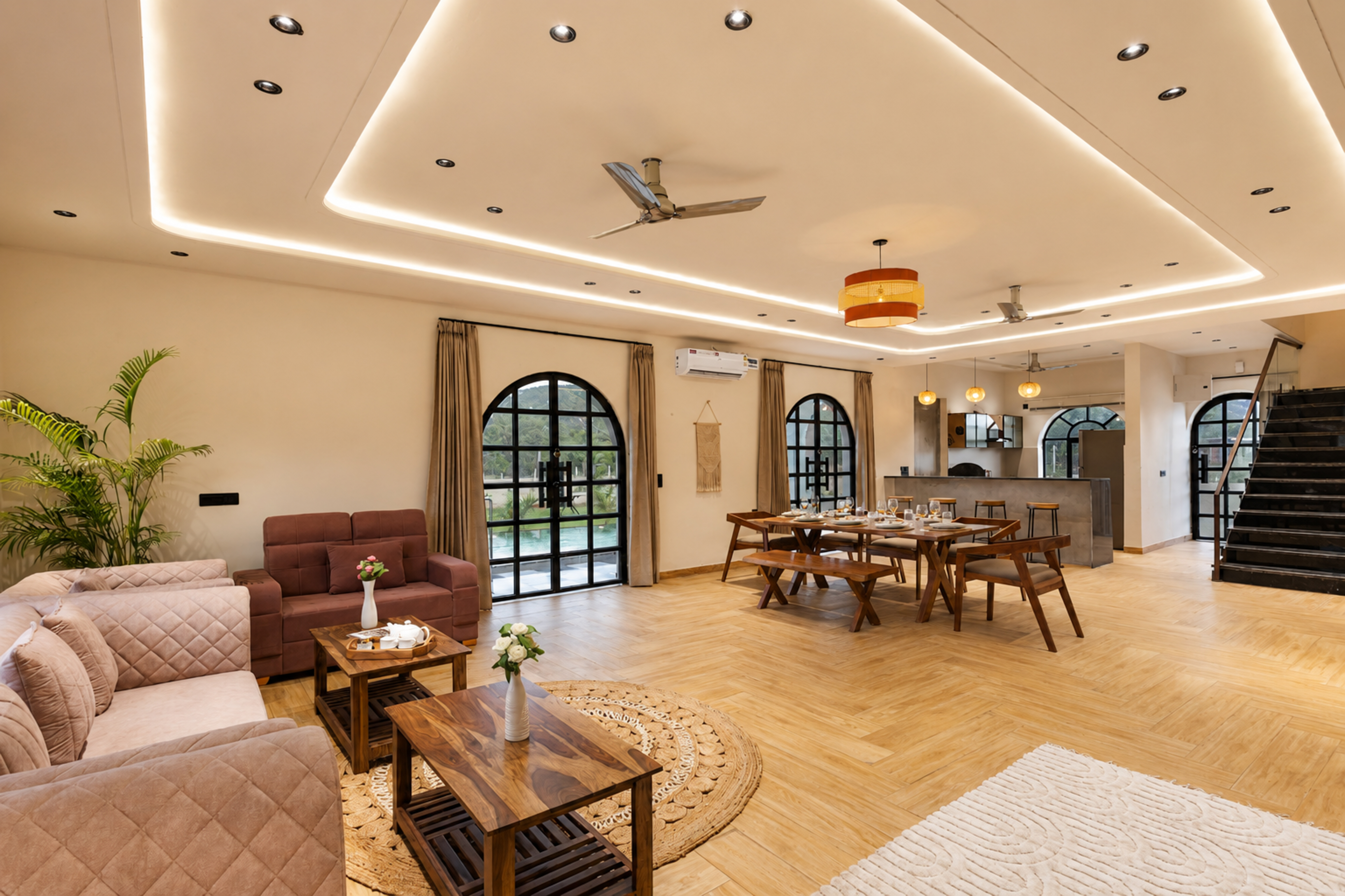 Belvedere Villa | Chic 4-BHK Retreat with Pool, Bar & Landscaped Garden — photo 3