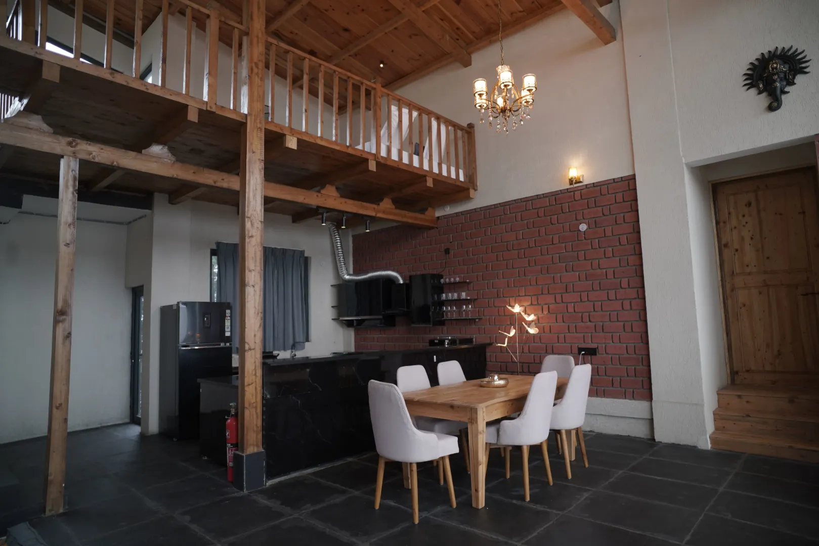 Luxury Home on Hilltop — photo 16