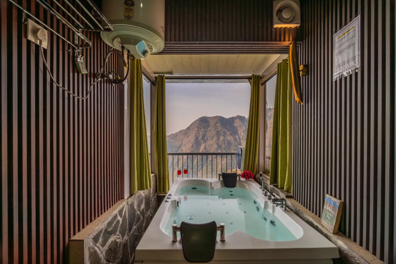 Panoramic Jacuzzi Suite  — photo 25