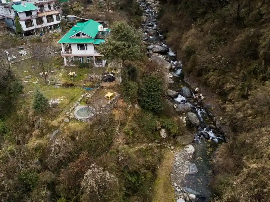 Riverside Homestay with Book Cafe — photo 3