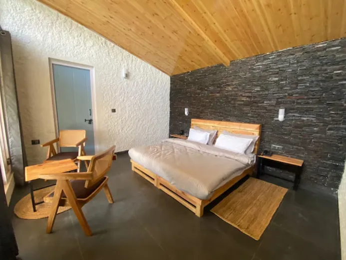 Elegant Rooms with Balcony & Himalayan View — photo 20