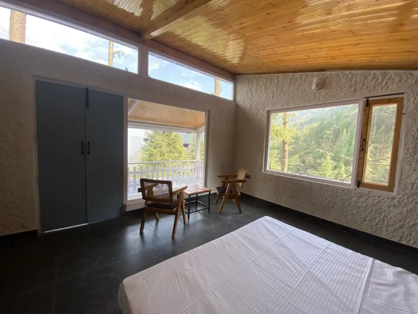 Elegant Rooms with Balcony & Himalayan View — photo 12