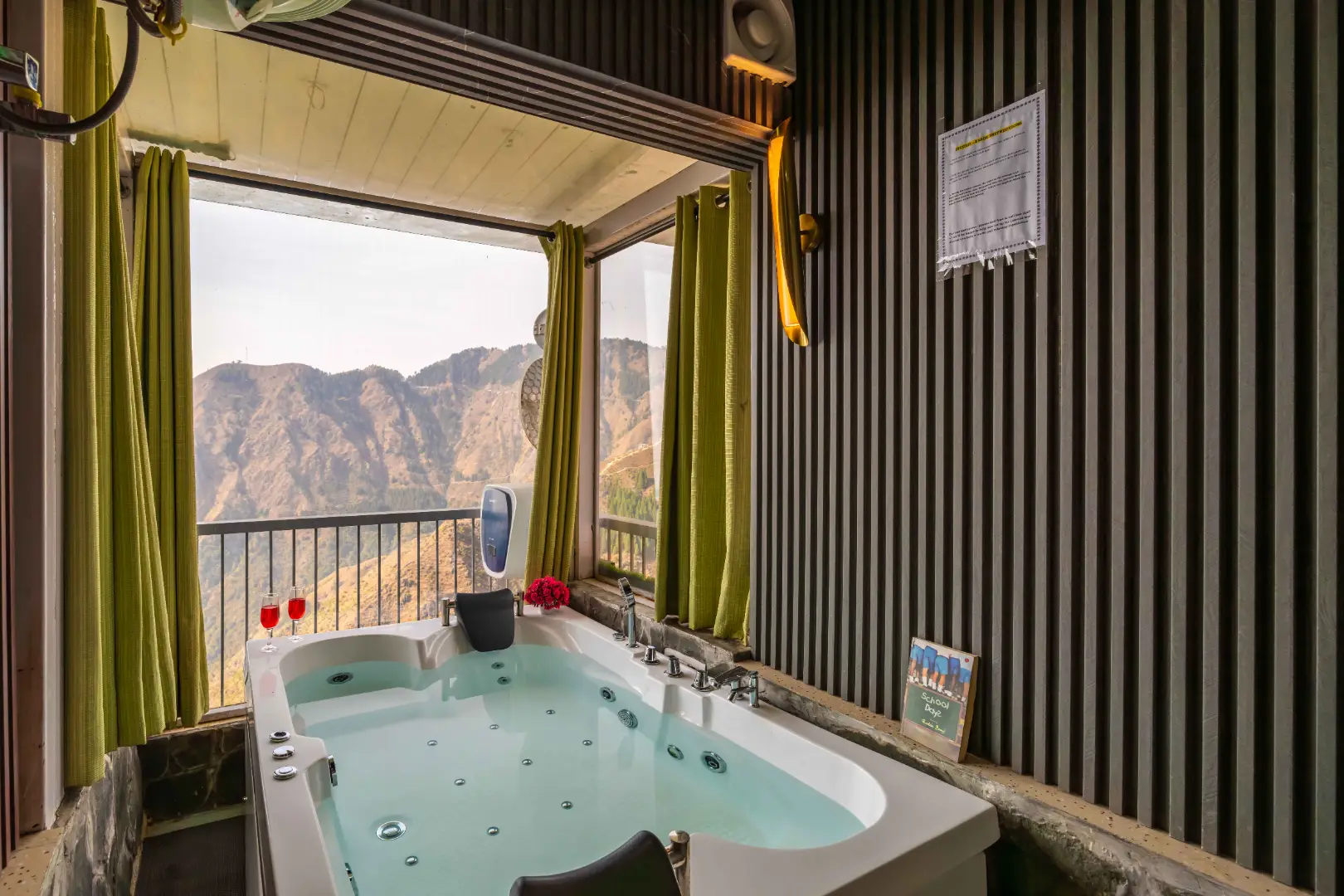 Panoramic Jacuzzi Suite  — photo 23