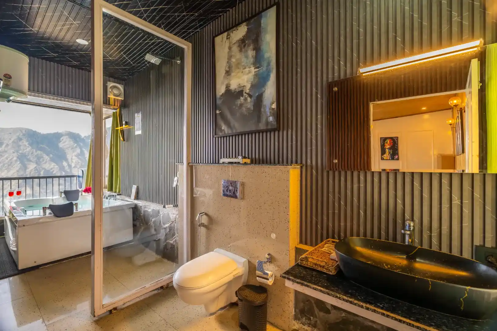 Panoramic Jacuzzi Suite  — photo 22