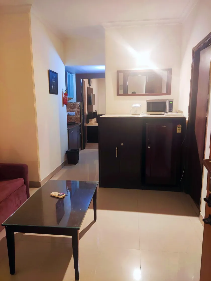 Elegant 1BHK with infinity pool in Aloha — photo 12