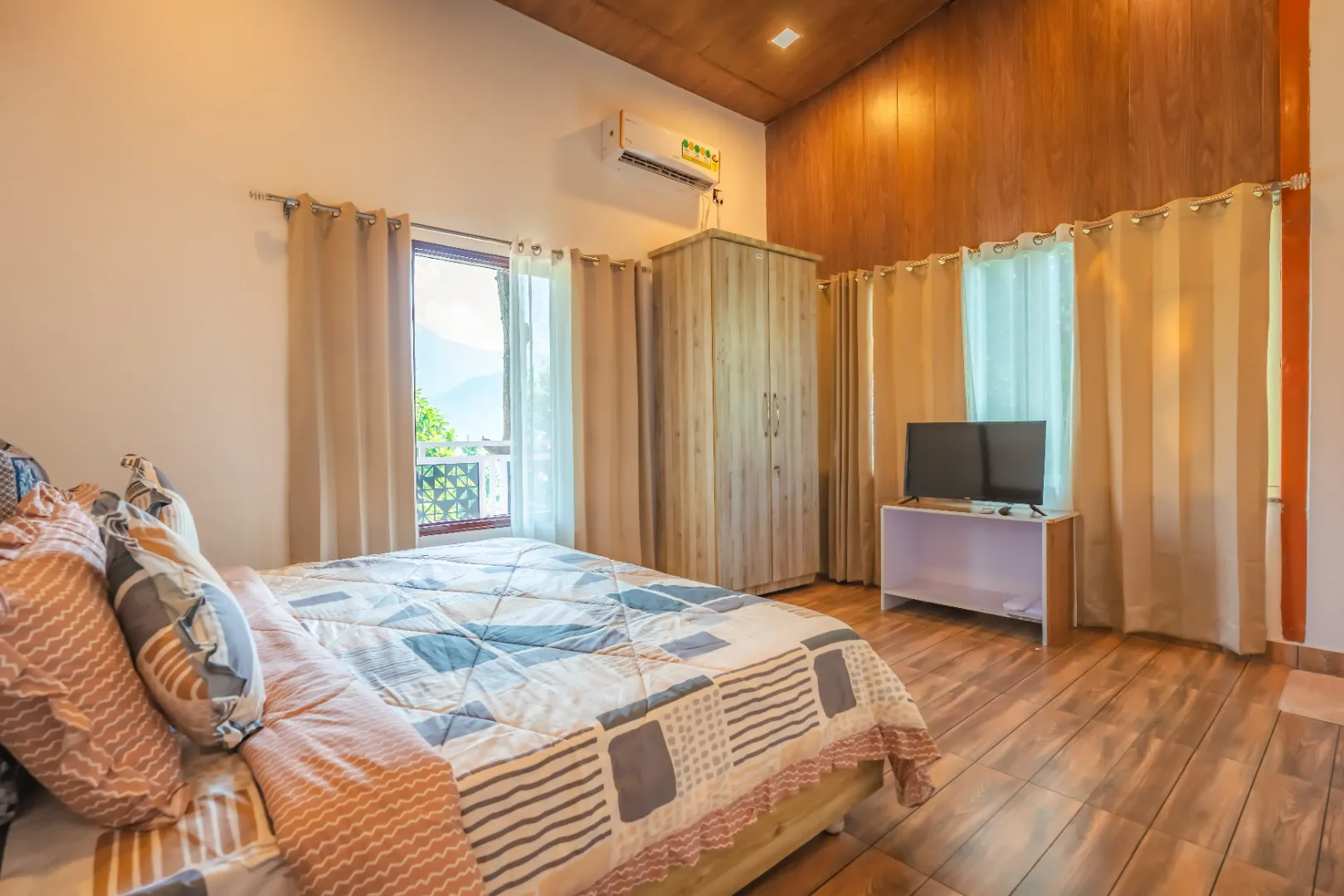 7 BHK Villa with Pool — photo 18