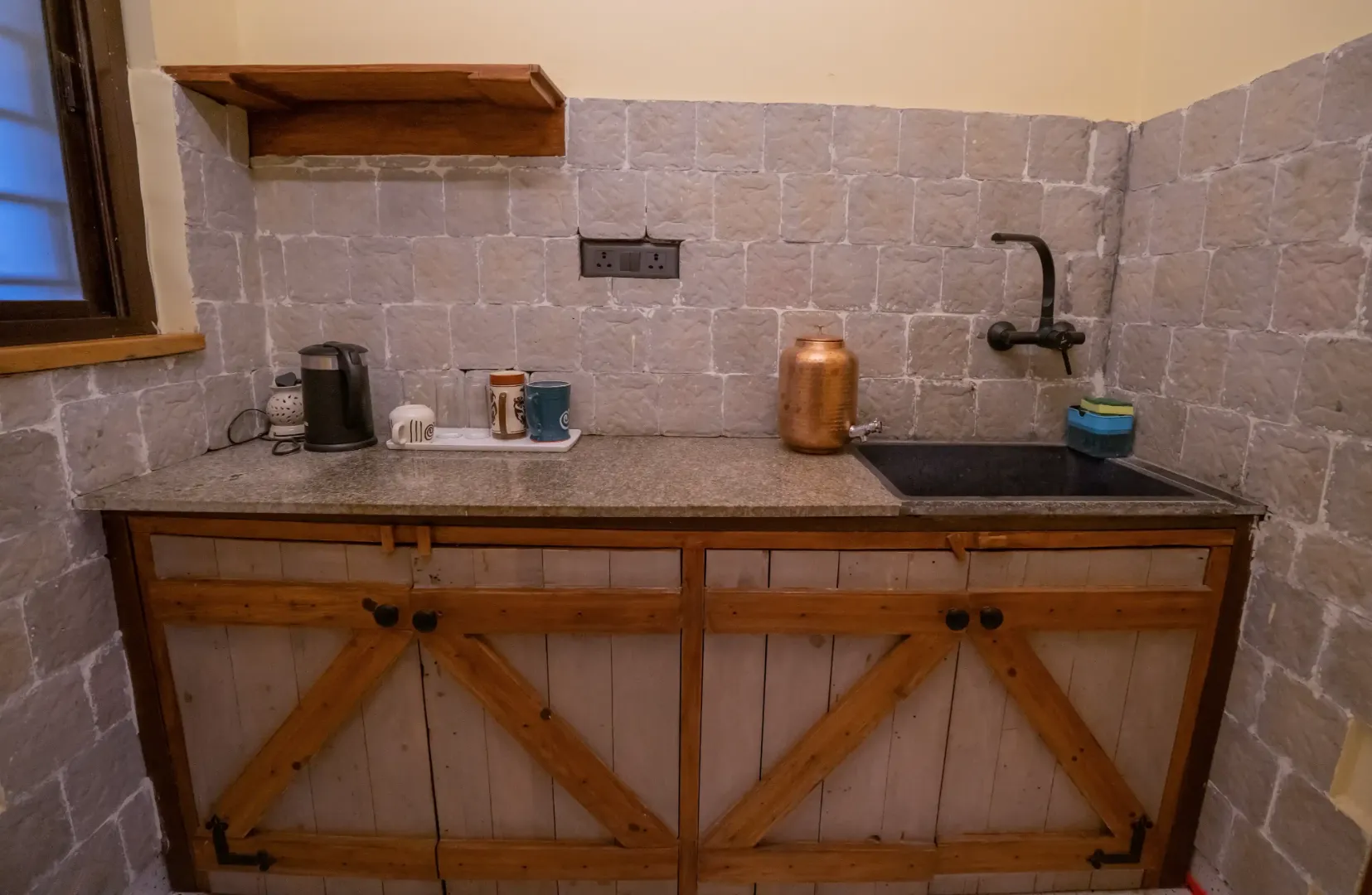 Yoga & Wellness retreat - Mountain View Family Room — photo 7