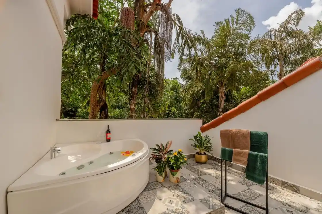 3 BHK Duplex in Assagao | Private Jacuzzi & Pool Access — photo 5