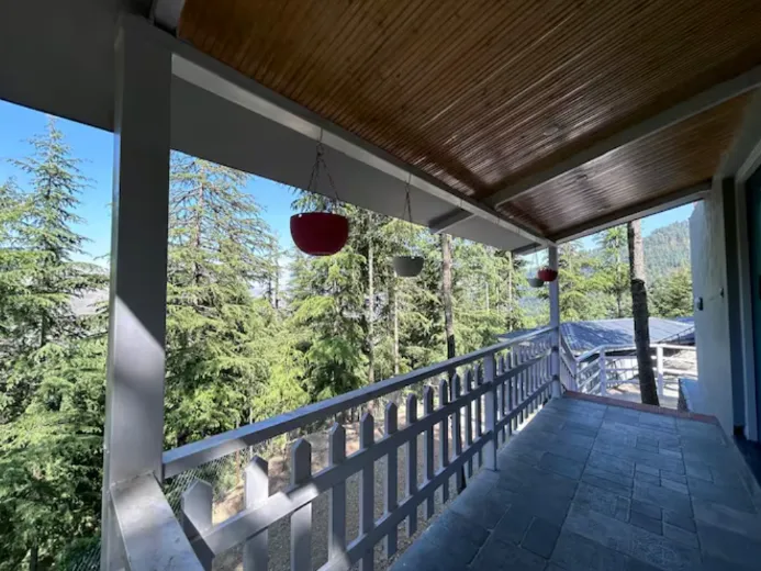 Elegant Rooms with Balcony & Himalayan View — photo 9