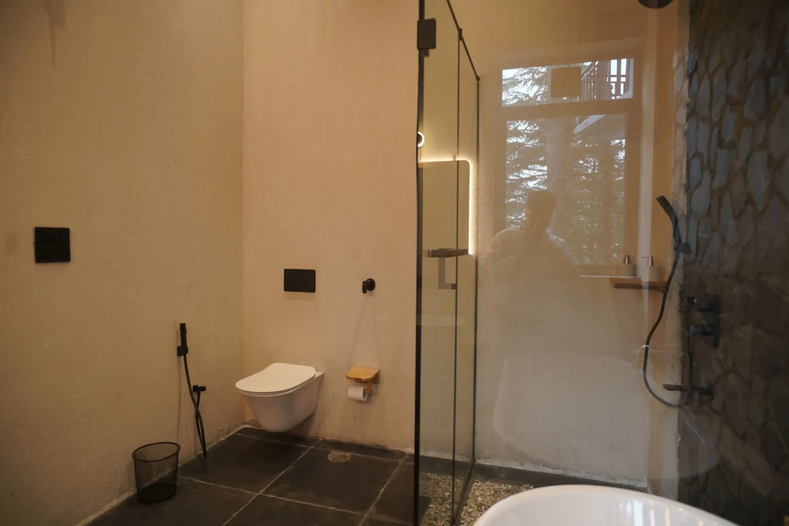 Luxury Home on Hilltop — photo 29