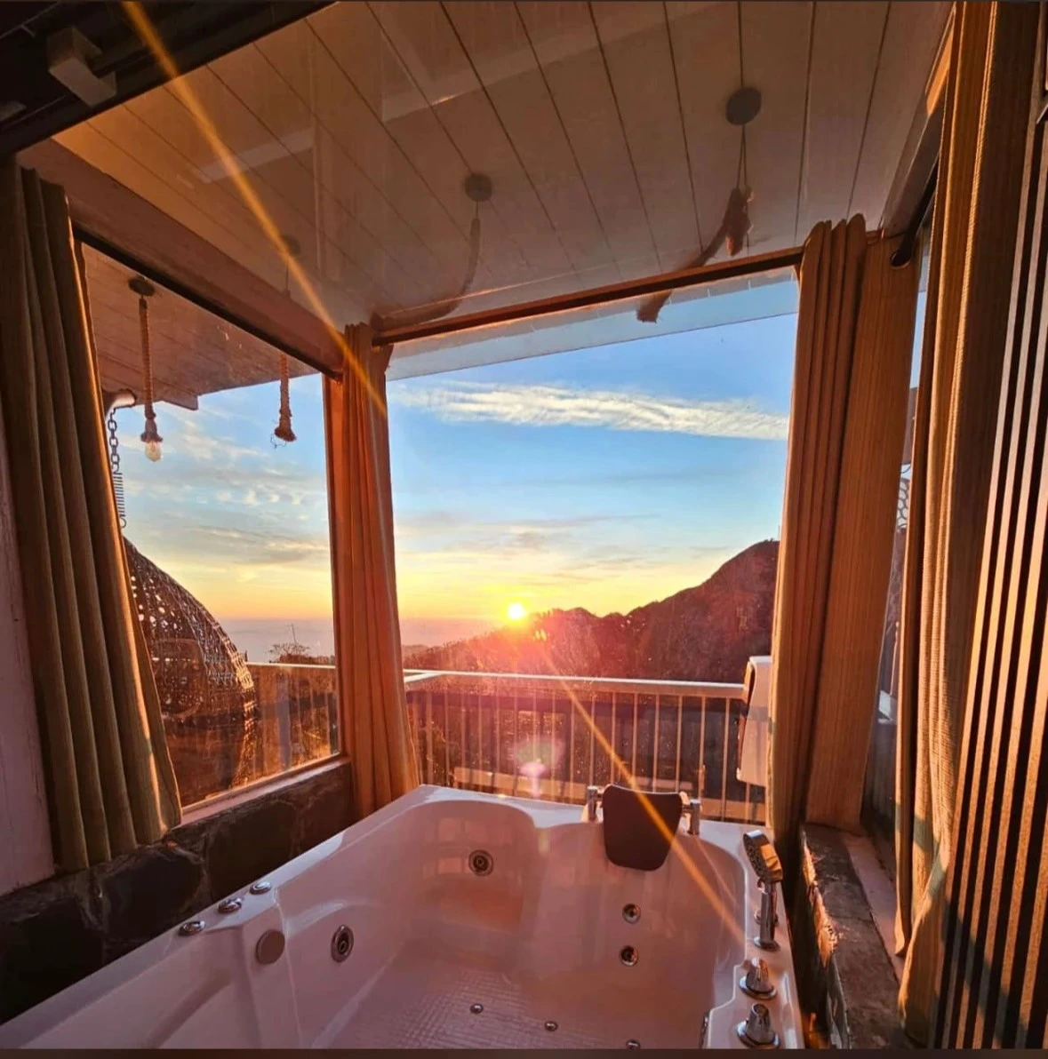 Panoramic Jacuzzi Suite  — photo 34