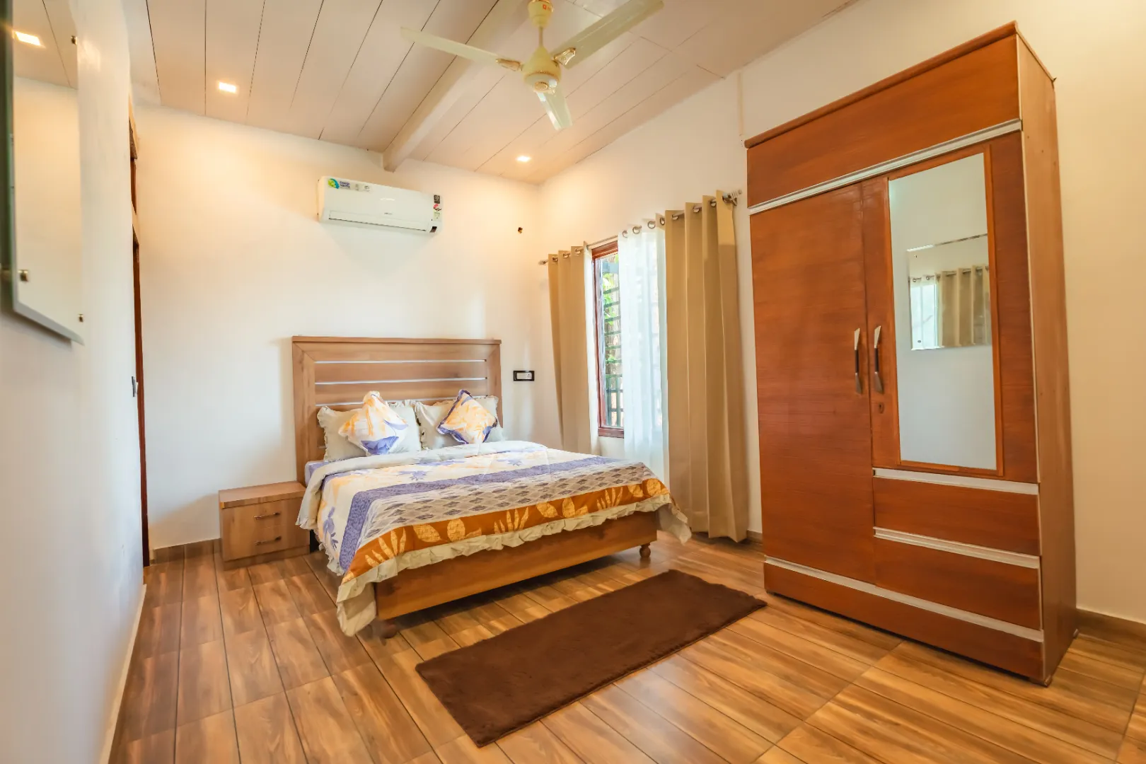 7 BHK Villa with Pool — photo 32