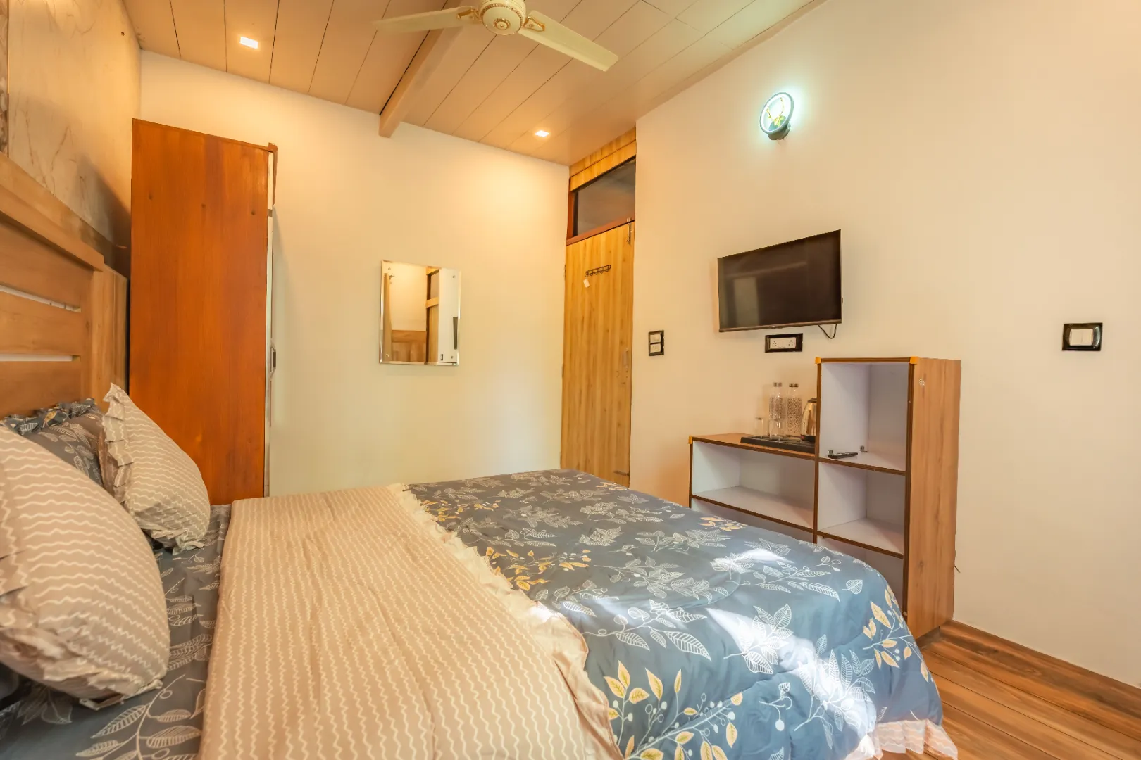 7 BHK Villa with Pool — photo 24