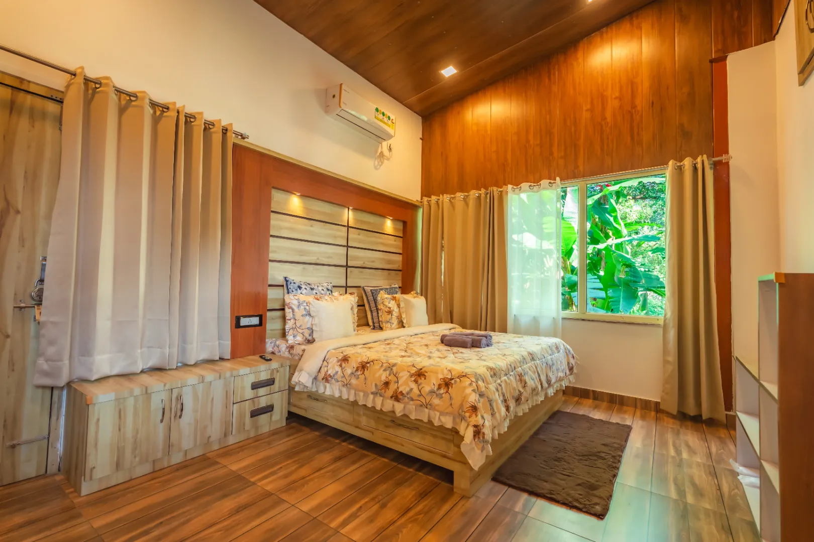 7 BHK Villa with Pool — photo 9