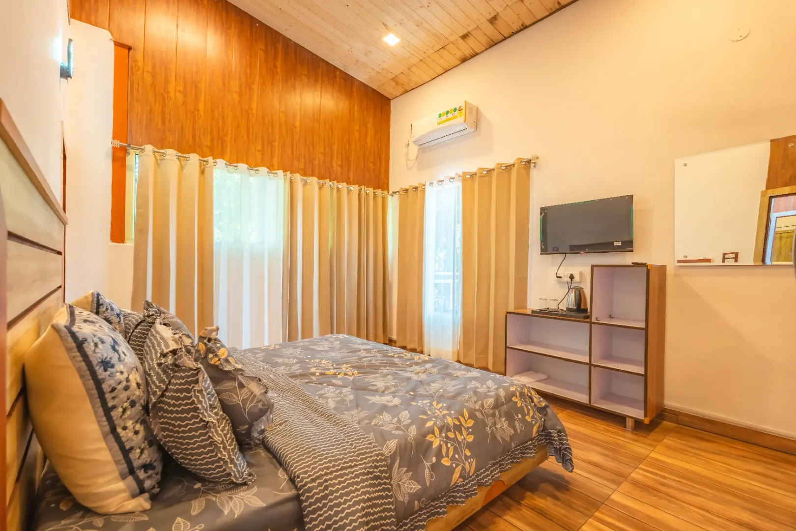 7 BHK Villa with Pool — photo 8