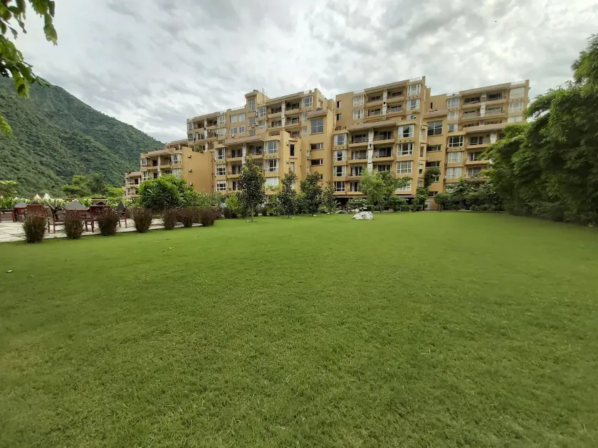 Elegant 1BHK with infinity pool in Aloha — photo 23