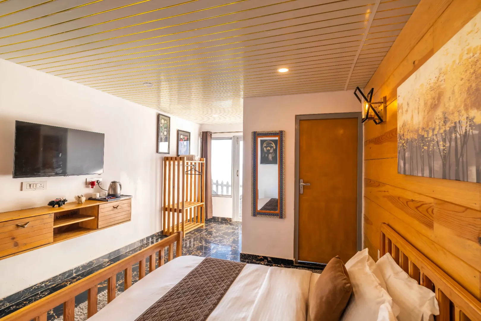 2BH with Bathtubs & 3 Balconies — photo 9