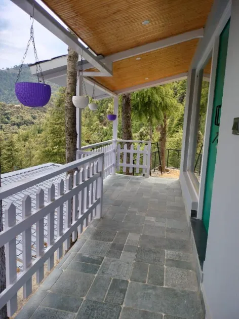 Elegant Rooms with Balcony & Himalayan View — photo 16